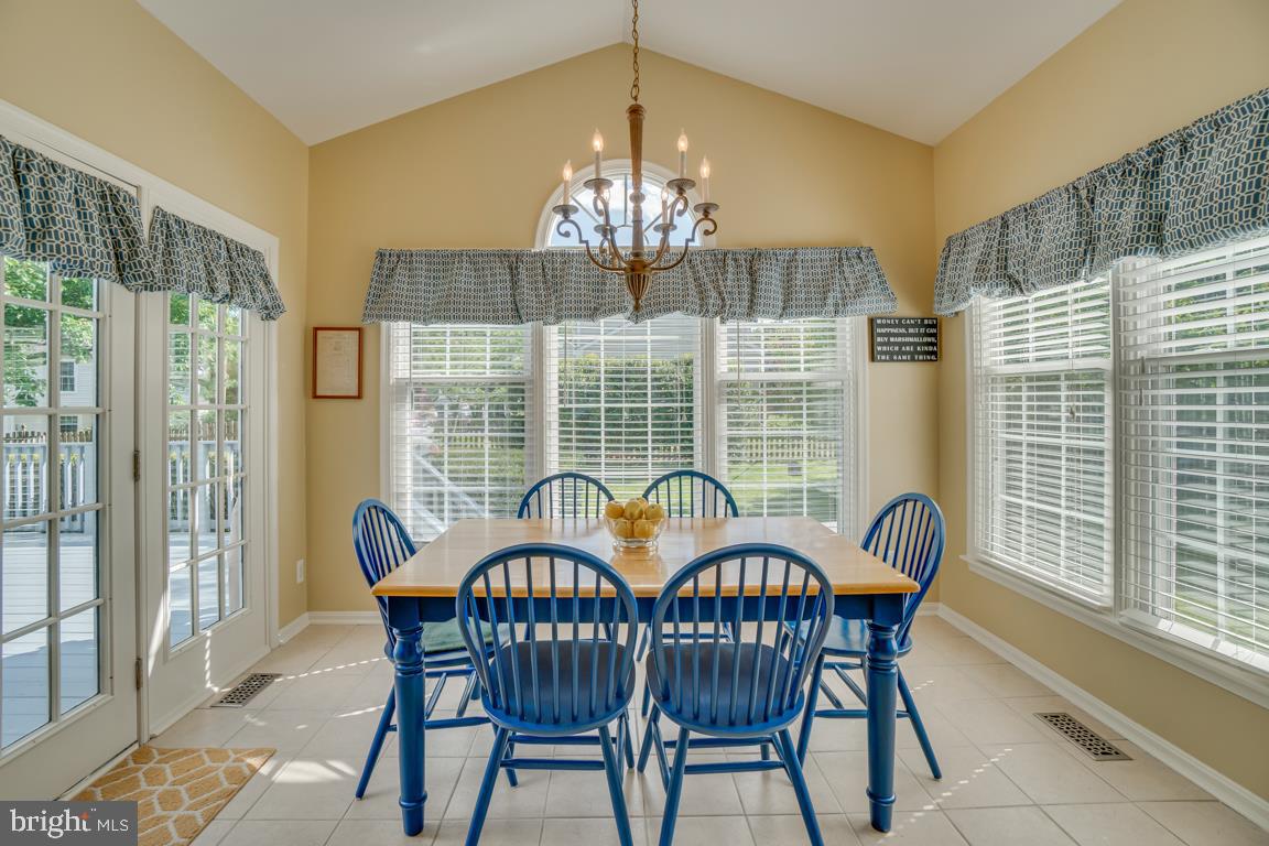 HAMPTON OAKS - Residential