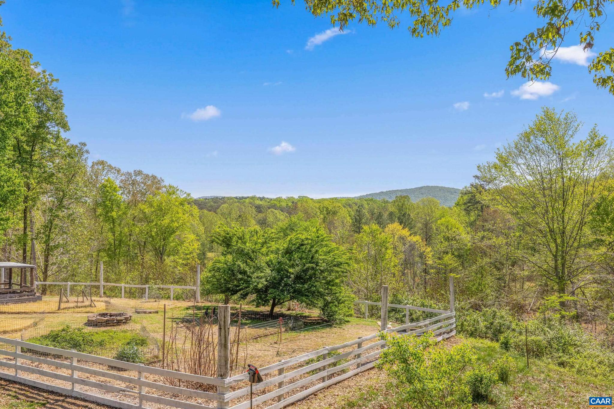 2947 MERRIE MEADOWS LN