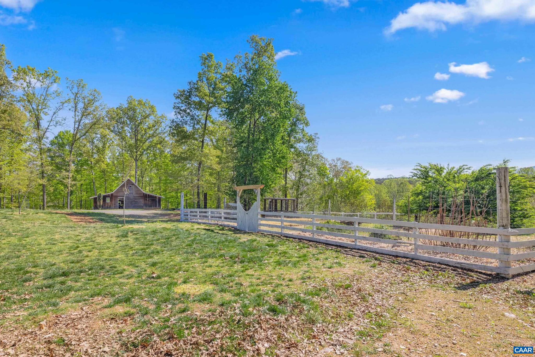 2947 MERRIE MEADOWS LN