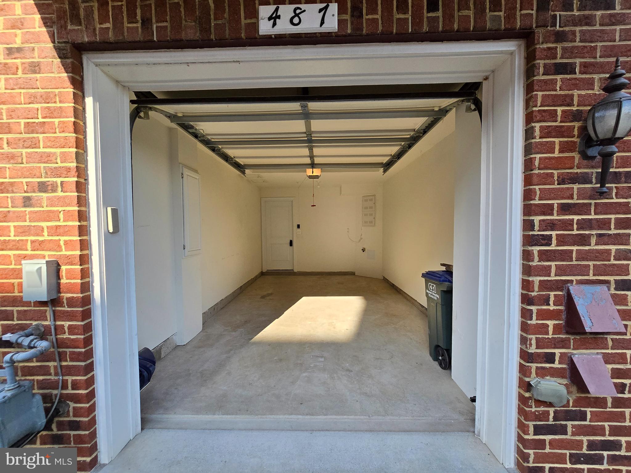 CRESCENT PLACE - Residential Lease