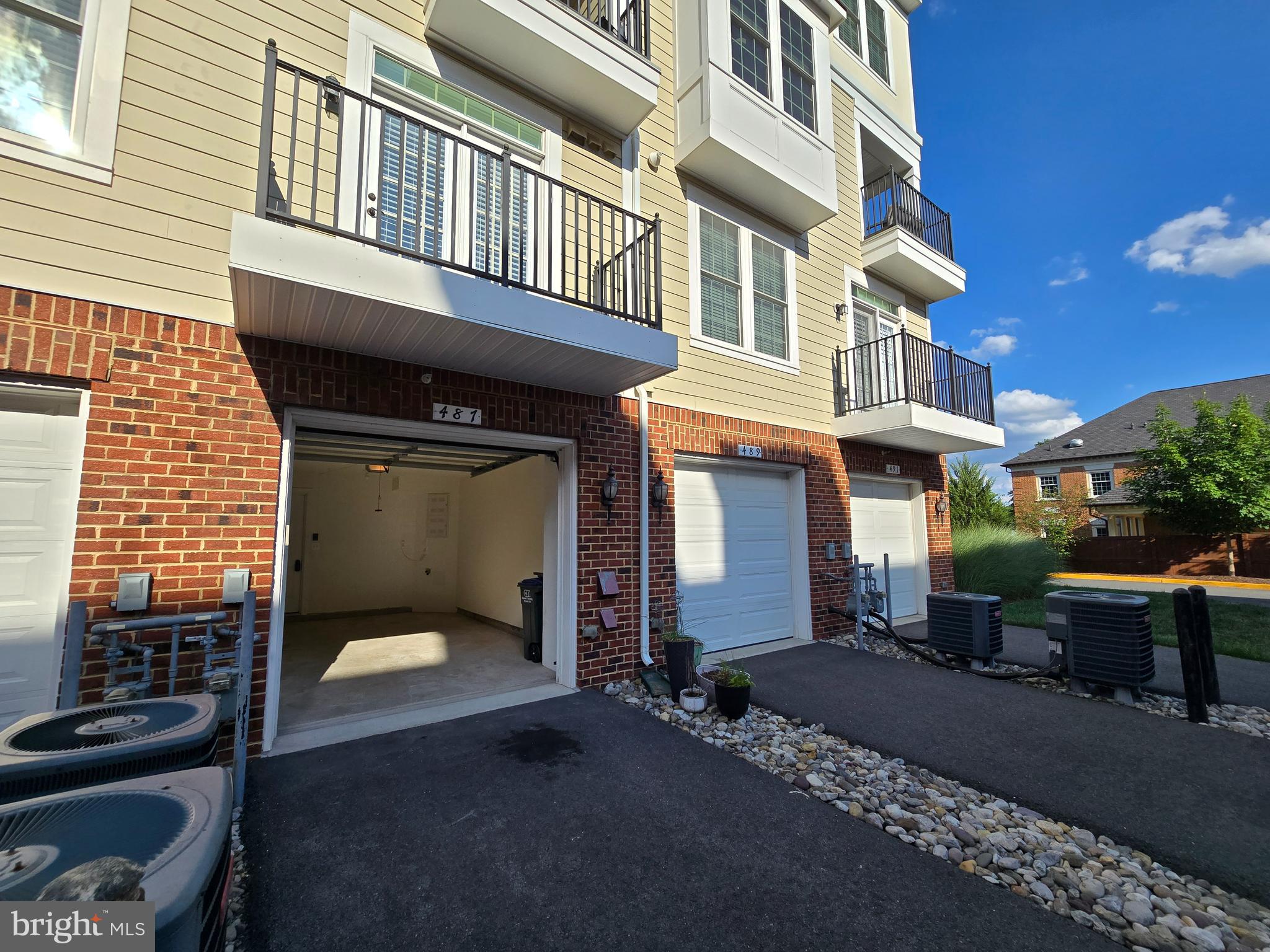 CRESCENT PLACE - Residential Lease