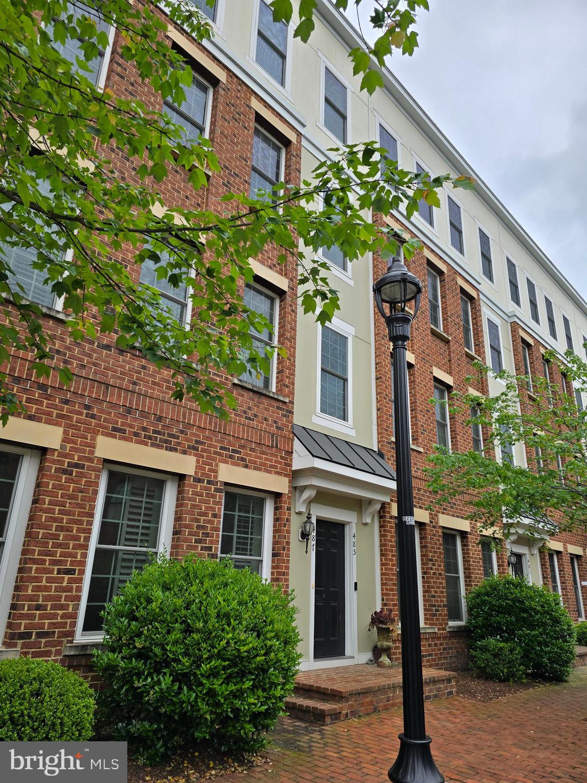 CRESCENT PLACE - Residential Lease