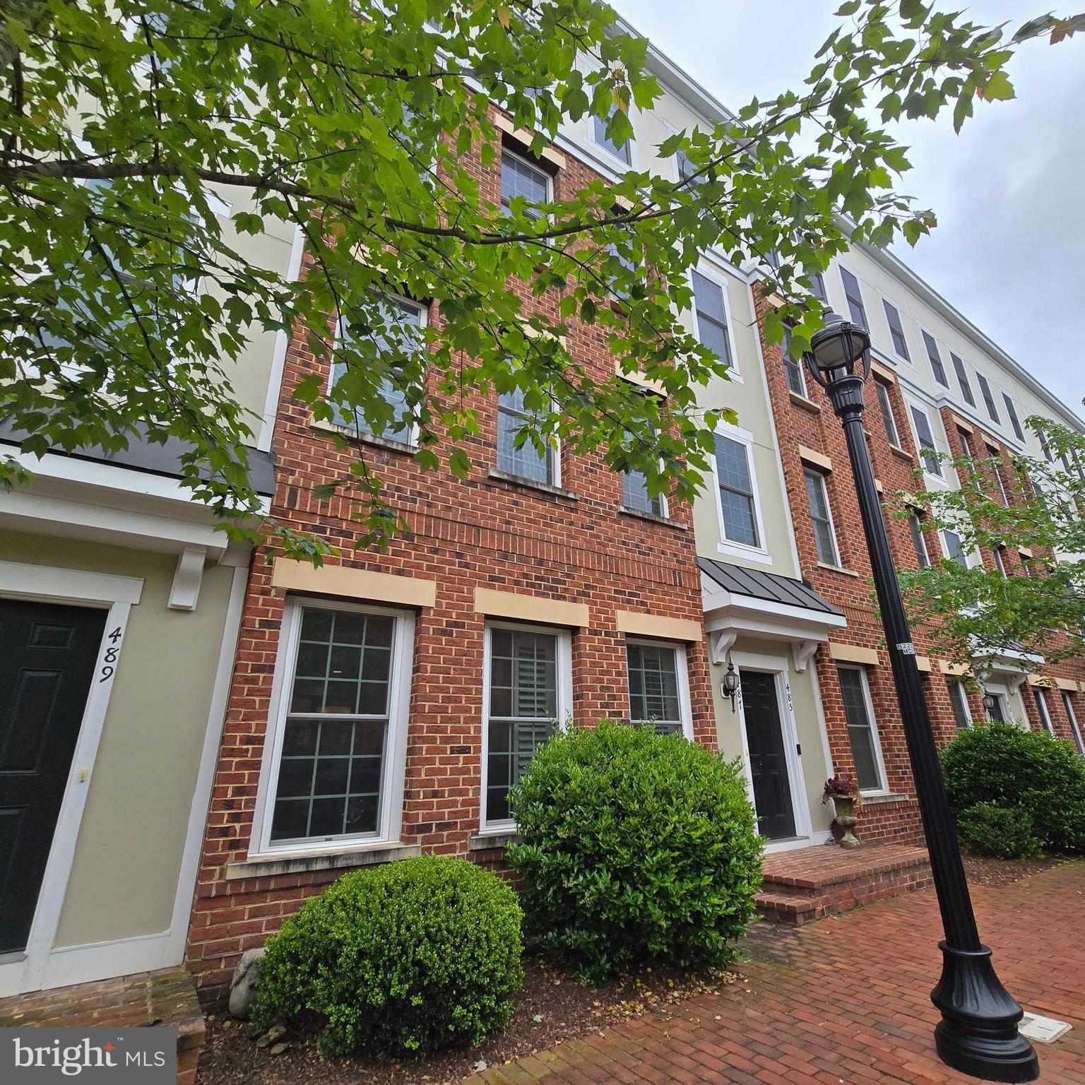 CRESCENT PLACE - Residential Lease