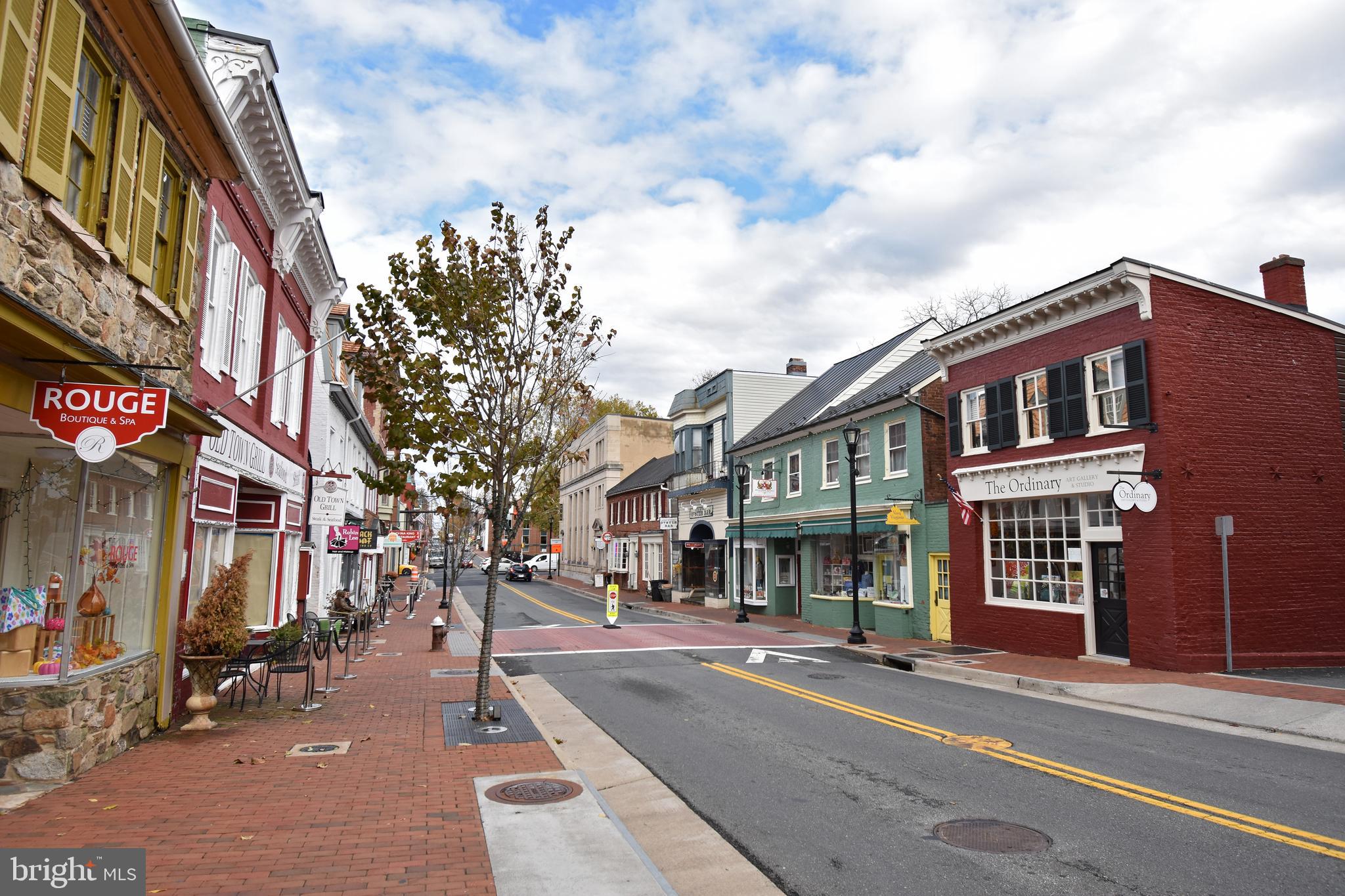 CRESCENT PLACE - Residential Lease