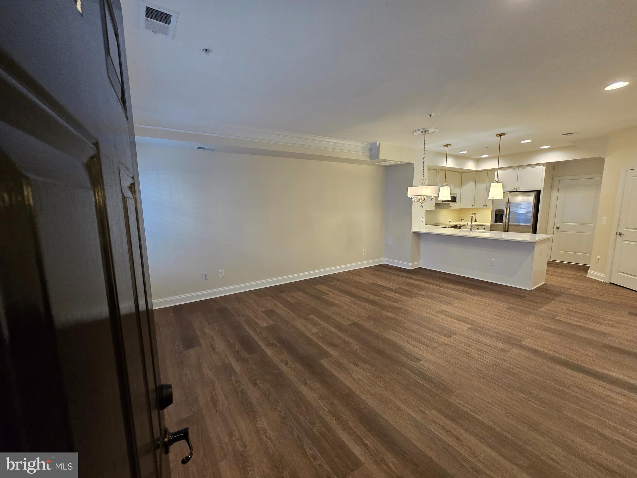 CRESCENT PLACE - Residential Lease