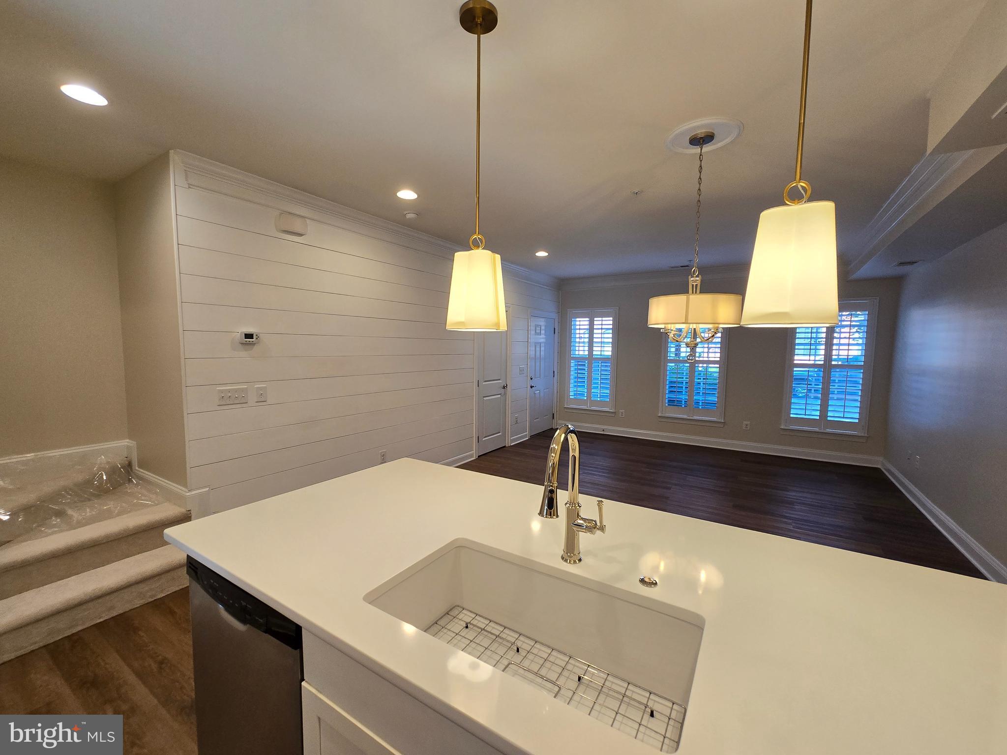 CRESCENT PLACE - Residential Lease