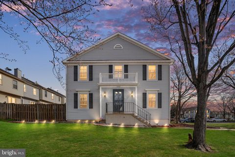 Photo of 10898 Stone Hill Lane, MANASSAS, VA 20109 (MLS # VAPW2115604)