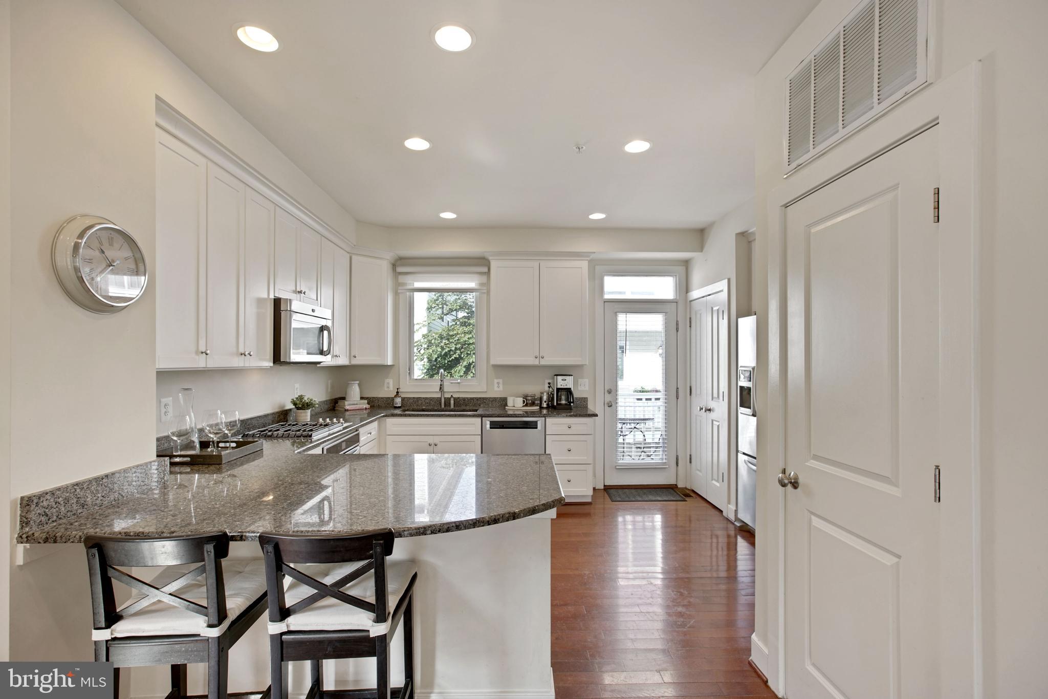 OLD TOWN COMMONS - Residential Lease