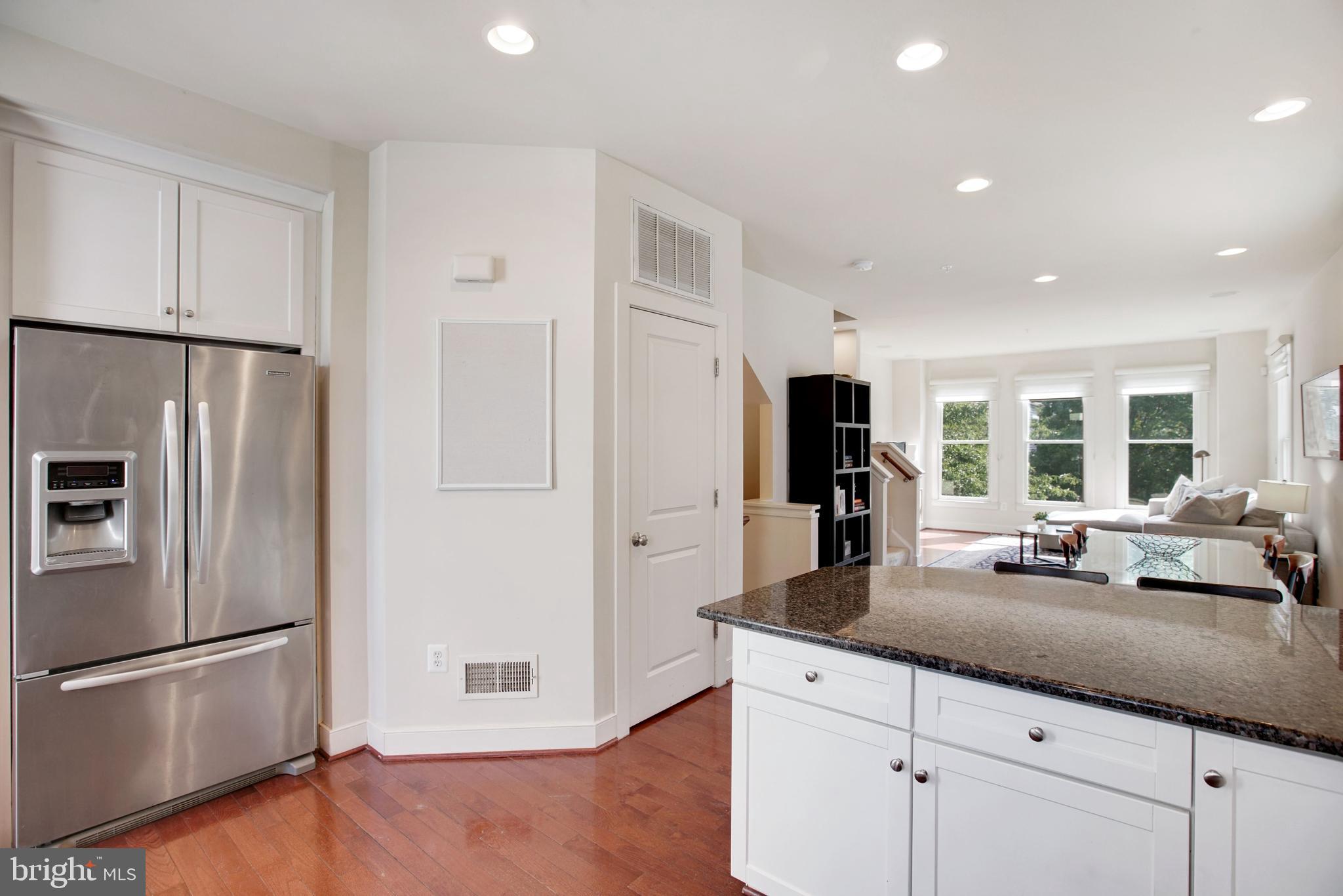 OLD TOWN COMMONS - Residential Lease