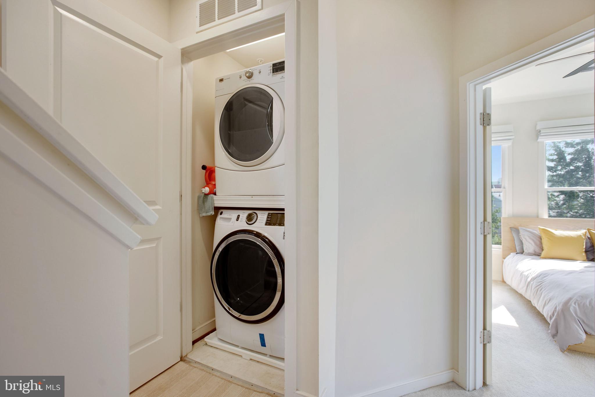 OLD TOWN COMMONS - Residential Lease