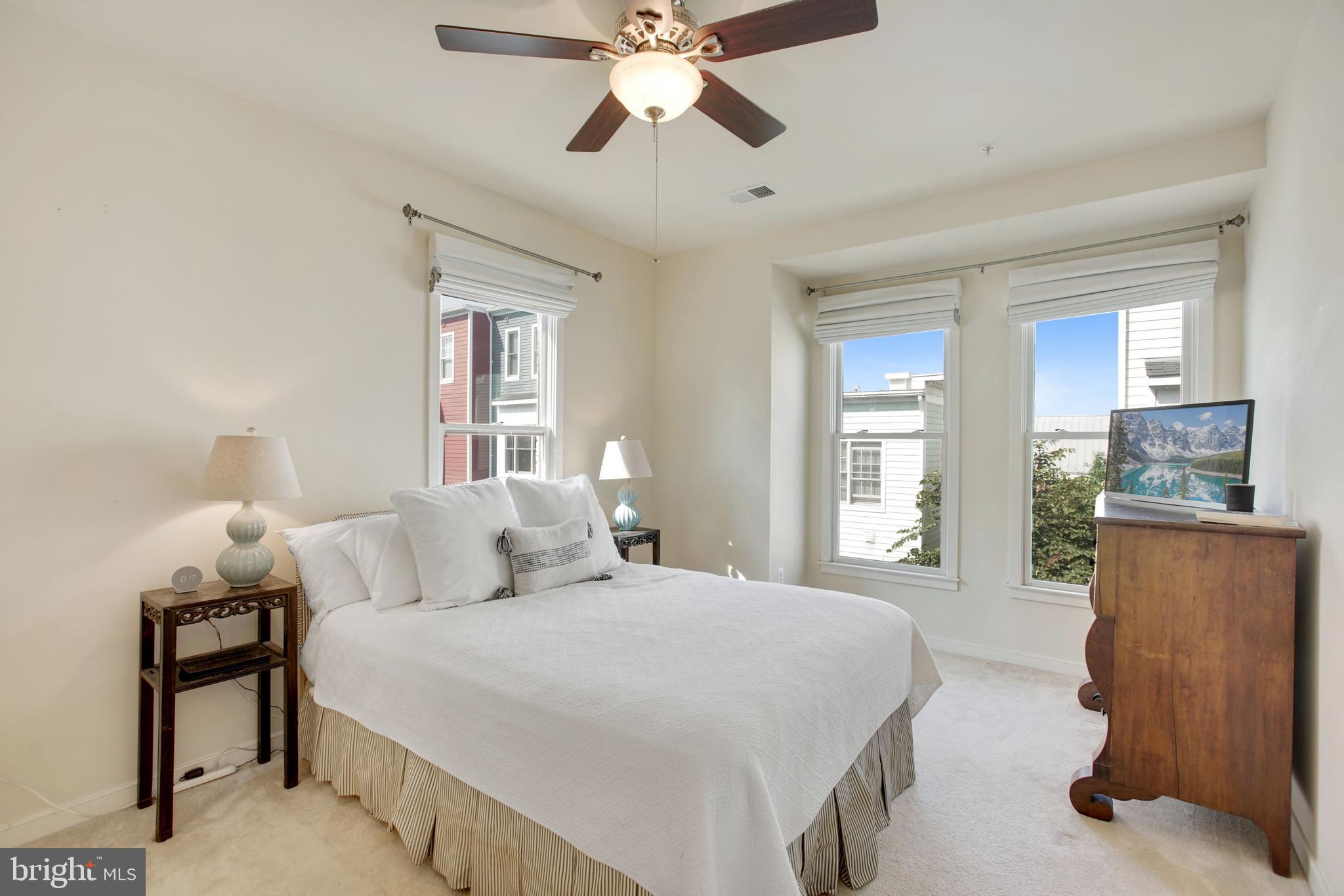 OLD TOWN COMMONS - Residential Lease