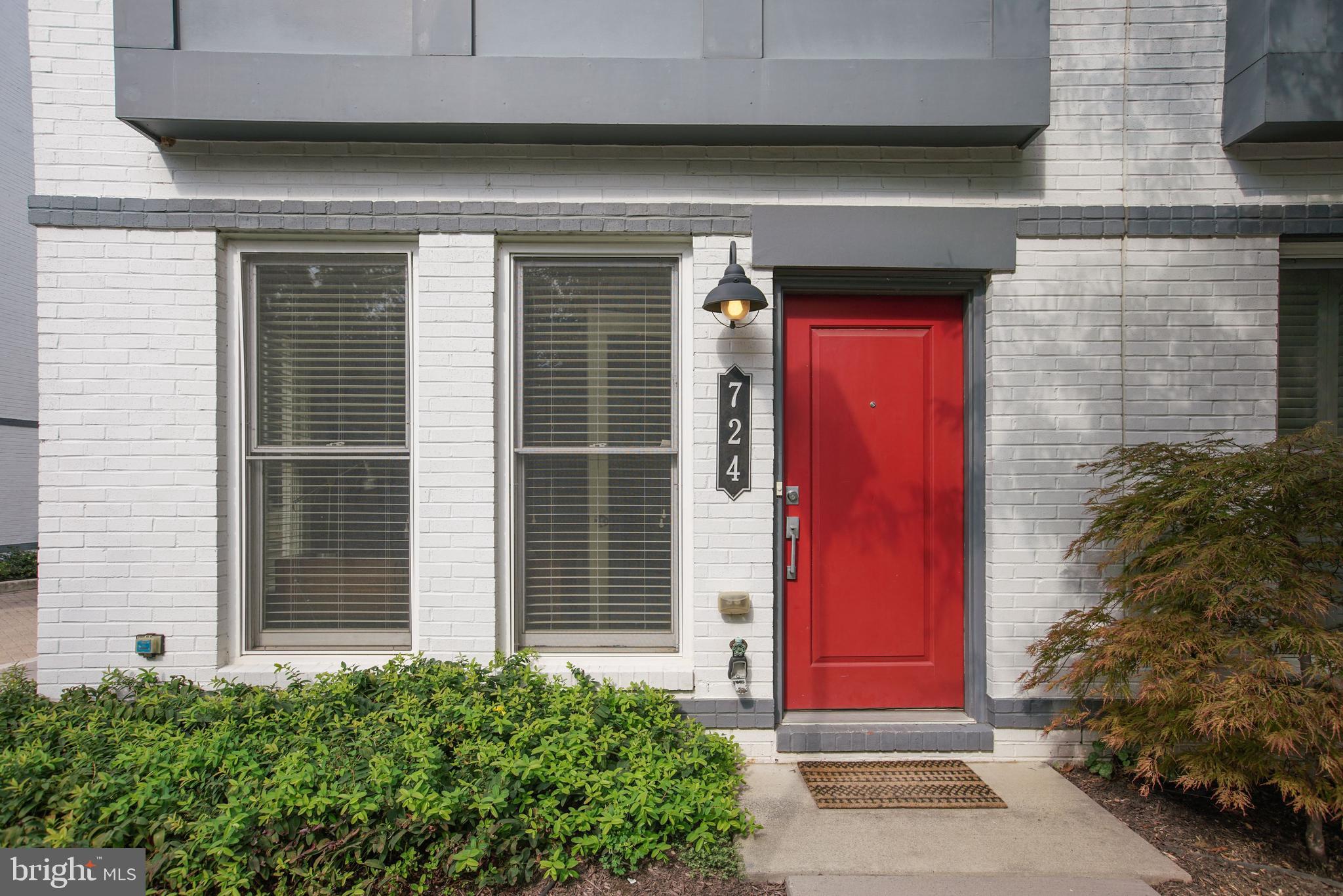 OLD TOWN COMMONS - Residential Lease