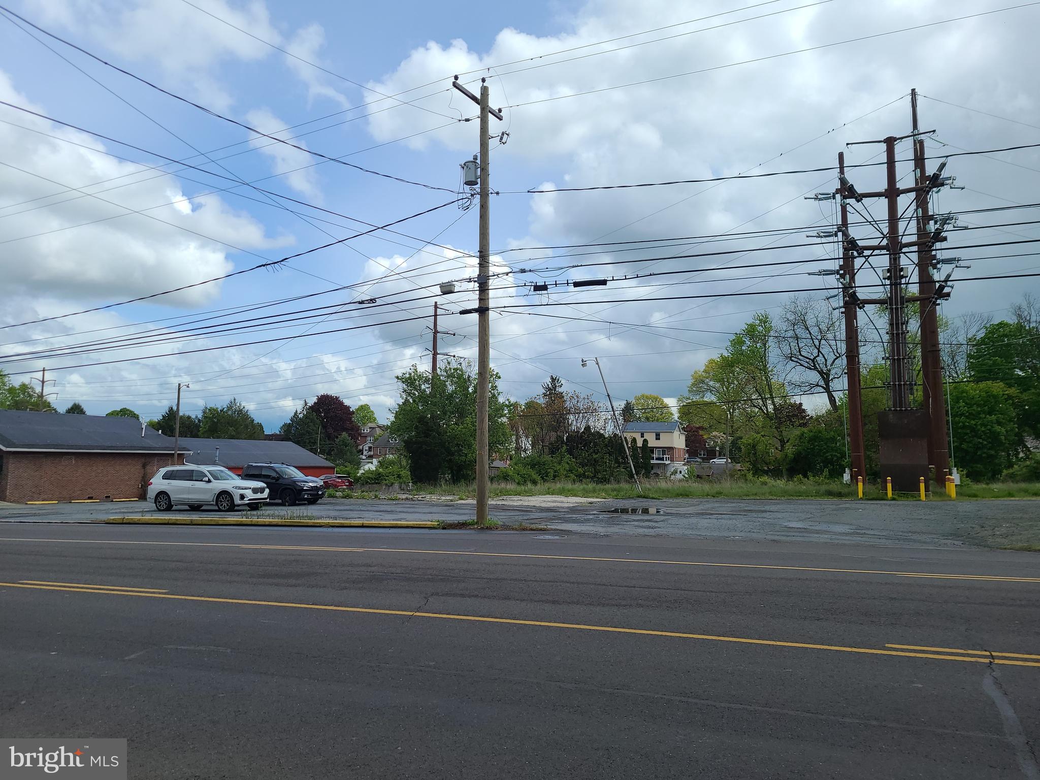 WEST LAWN - Commercial Lease