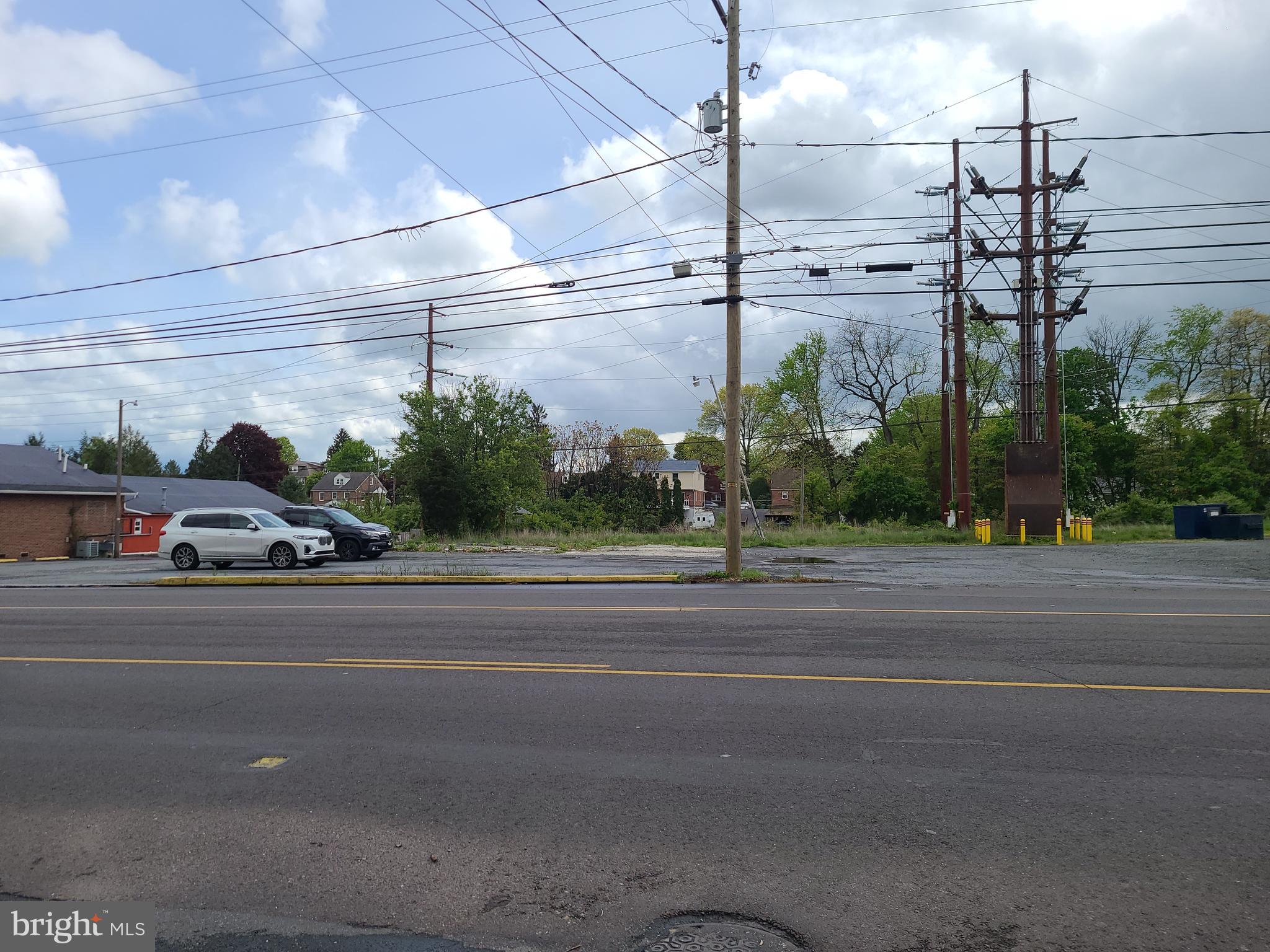 WEST LAWN - Commercial Lease