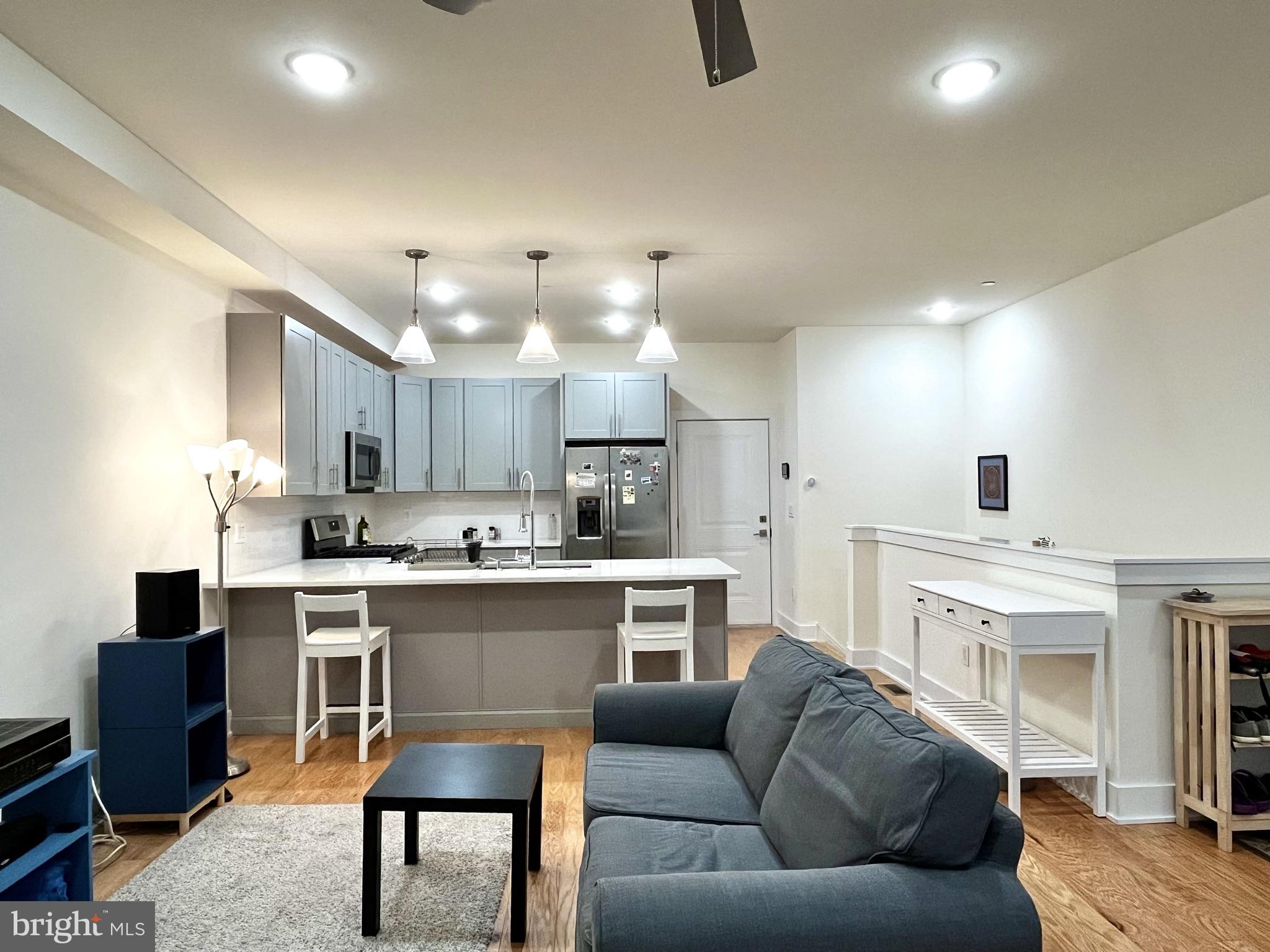 512 W MONTGOMERY AVENUE 1