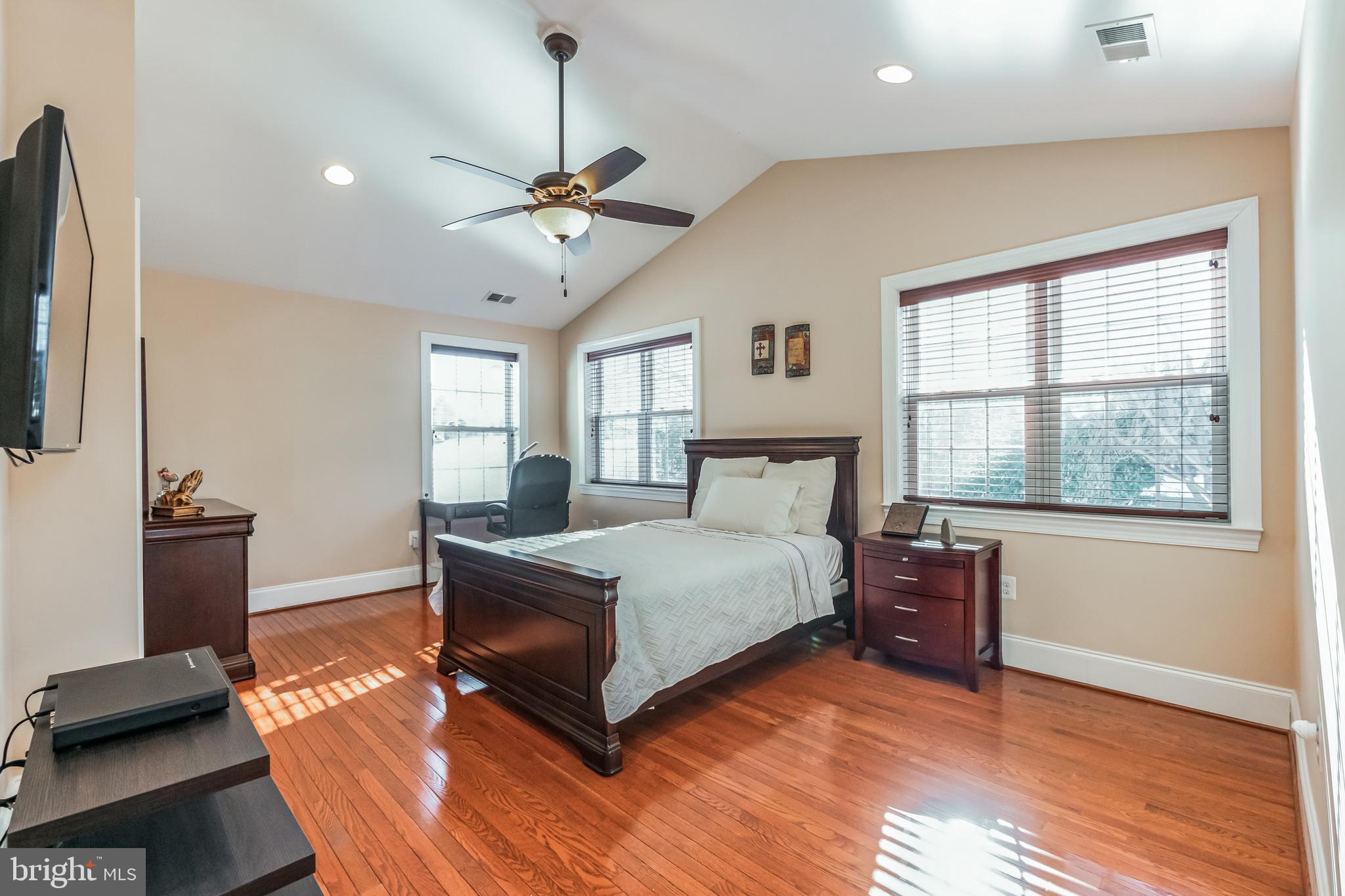 HOYLES MILL VILLAGE - Residential