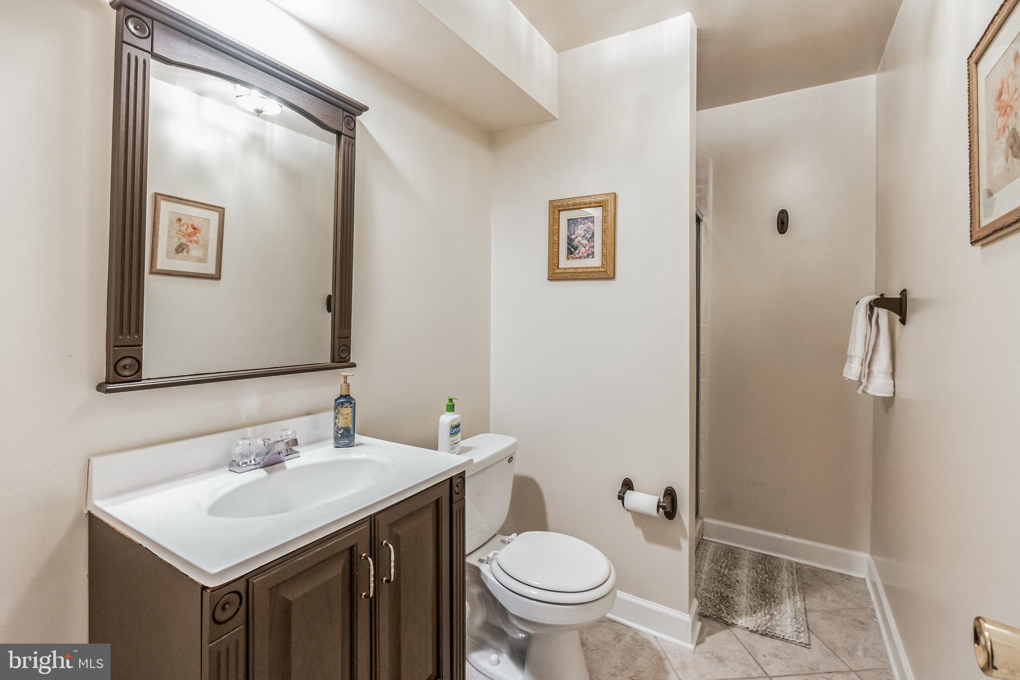 HOYLES MILL VILLAGE - Residential