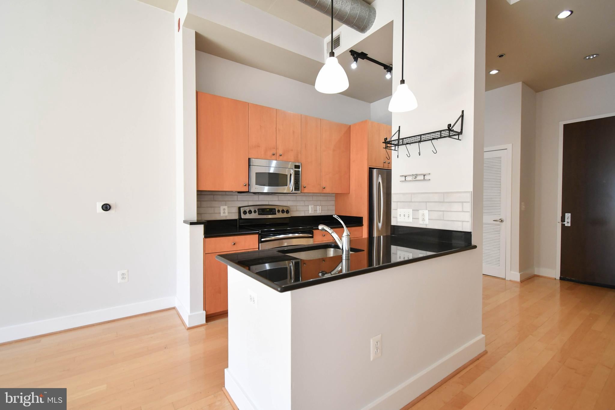 520 JOHN CARLYLE STREET 417