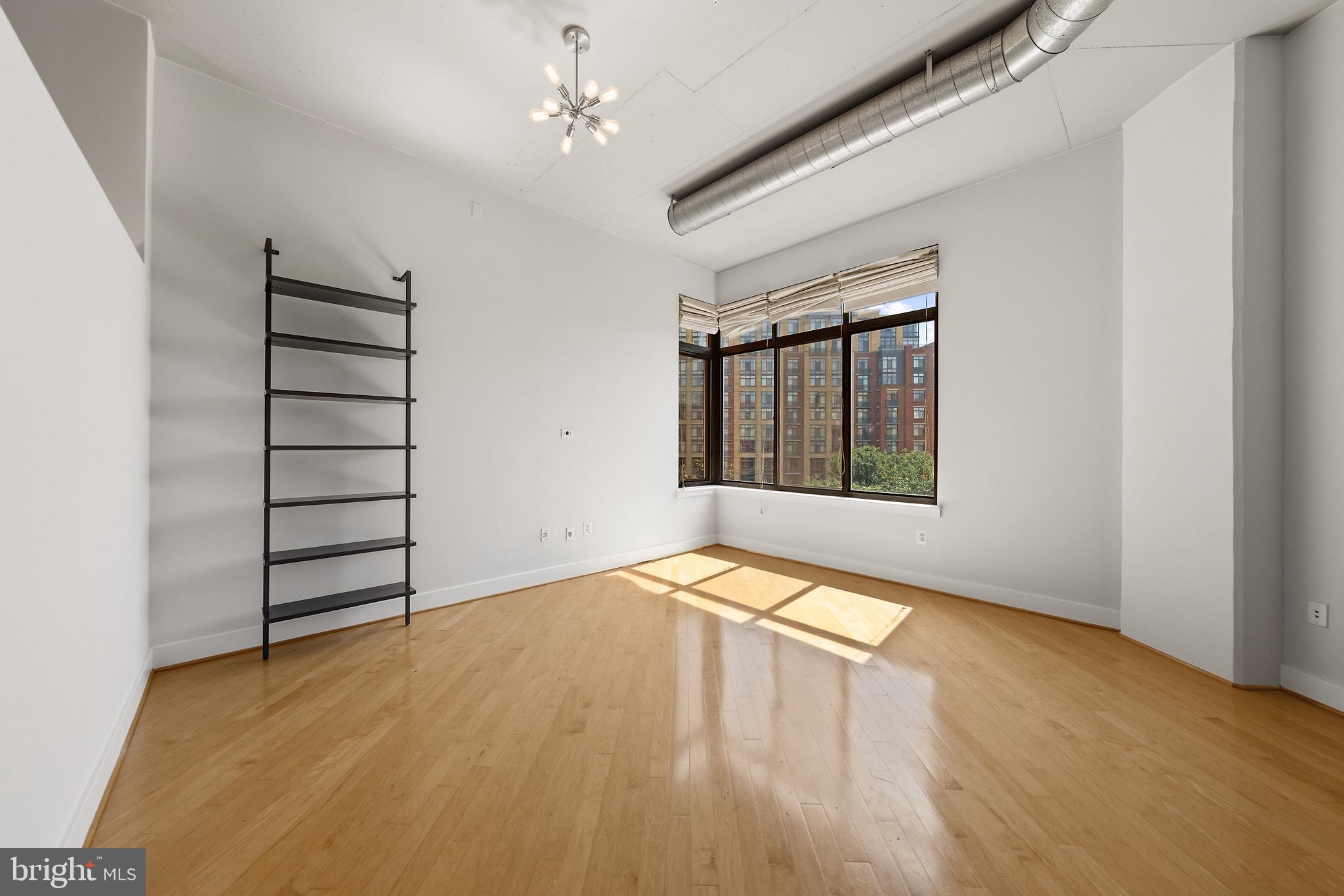 520 JOHN CARLYLE STREET 417