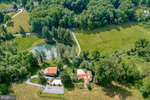 1211 HOLLOW ROAD CHESTER SPRINGS PA 19425