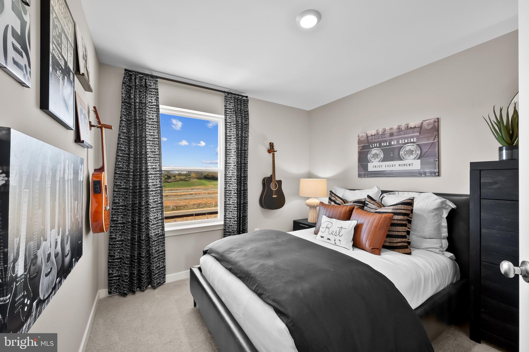 RIVERPOINTE - Residential