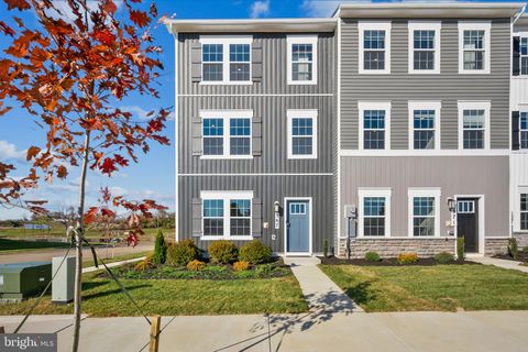 Townhouse For Sale - 22 Aloma Street<br/> Jefferson County, CHARLES TOWN, WV 25414