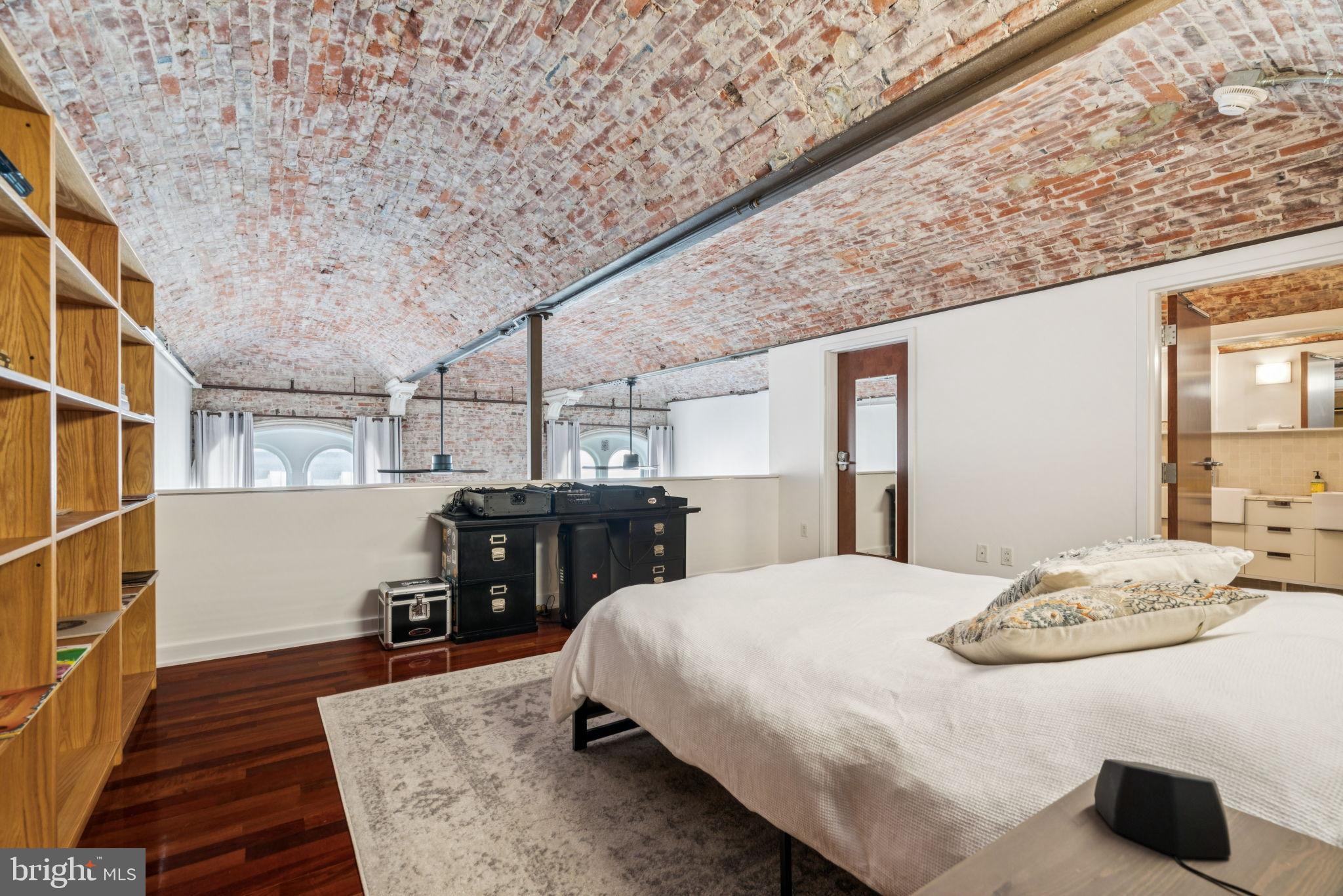 WASHINGTON SQ WEST - Residential