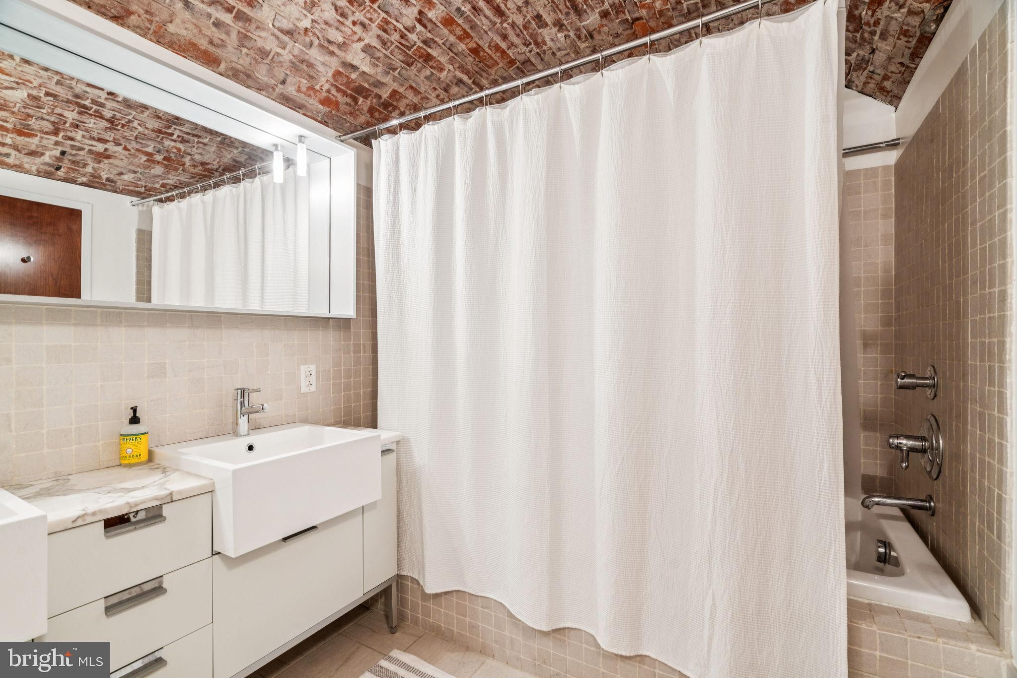 WASHINGTON SQ WEST - Residential