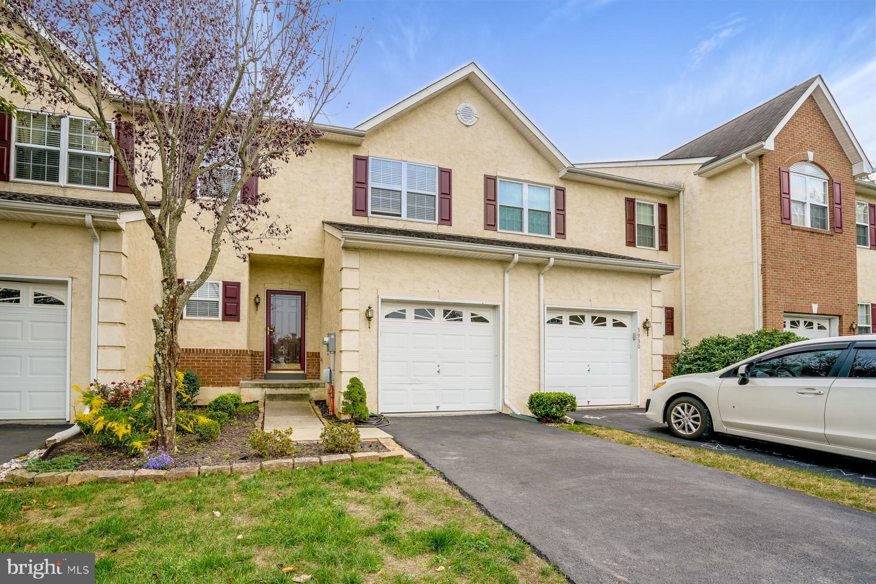 Located just a short 5 minute drive from charming Skippack Village, with plenty of fine dining and shops. Minutes from 113, 73, 202, 422, the PA Turnpike, Limerick Outlets, and King of Prussia Mall! Freshly painted and cleaned and ready to rent! This home has been well maintained and is turnkey ready for a new resident.