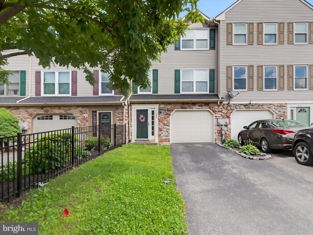Photo of 639 Emerald Drive, LANCASTER, PA 17603 (MLS # PALA2072746)