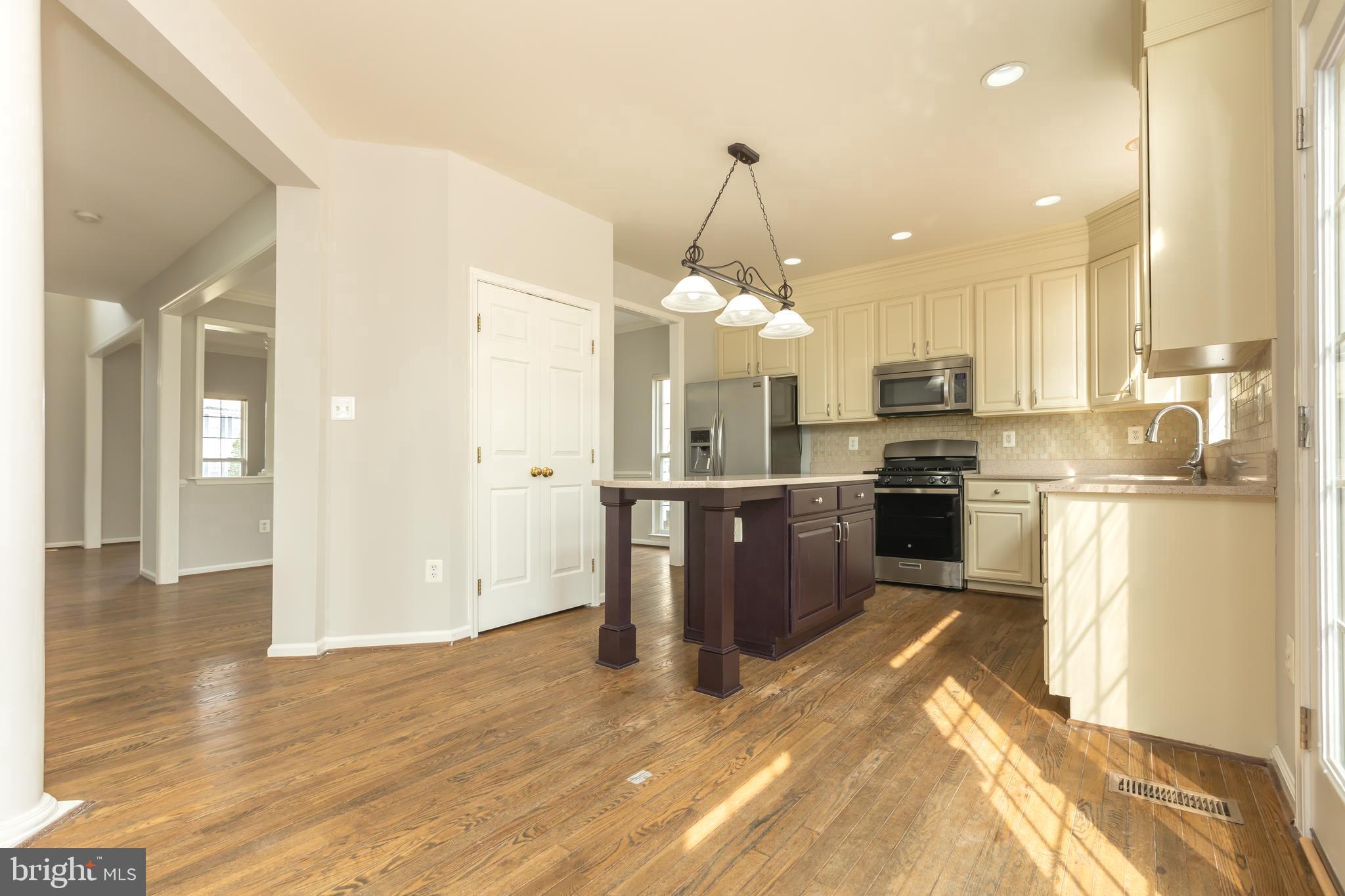 QUINCE ORCHARD PARK - Residential