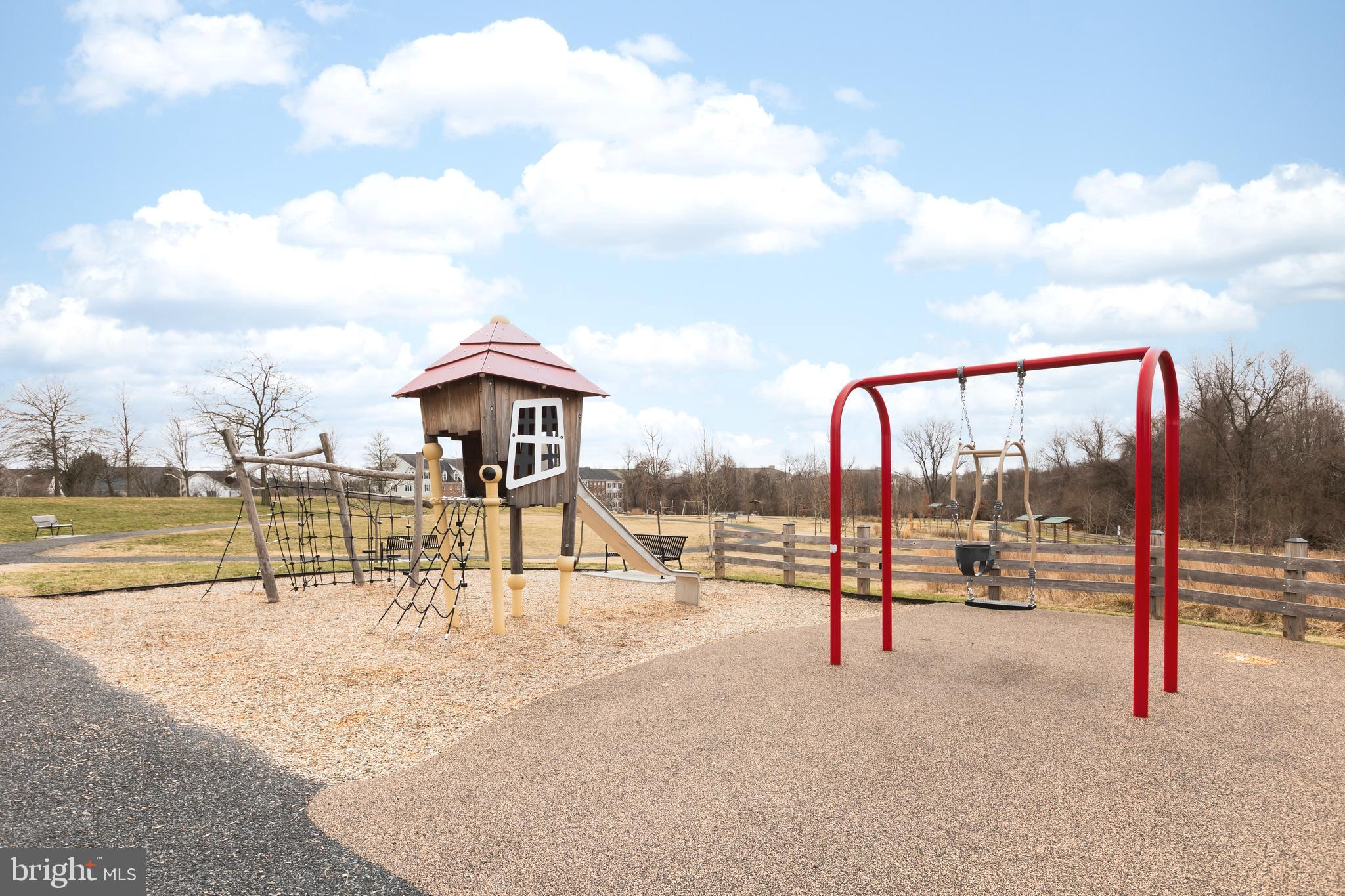 QUINCE ORCHARD PARK - Residential