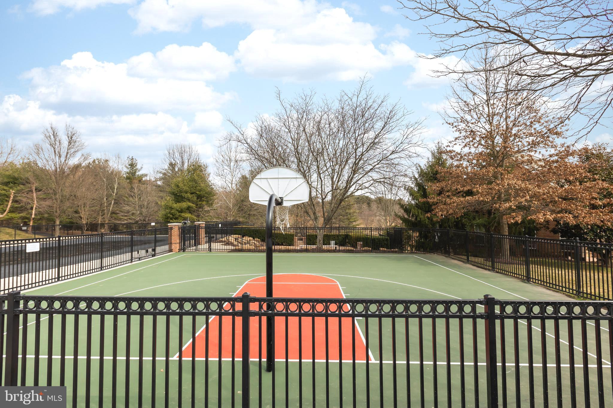 QUINCE ORCHARD PARK - Residential