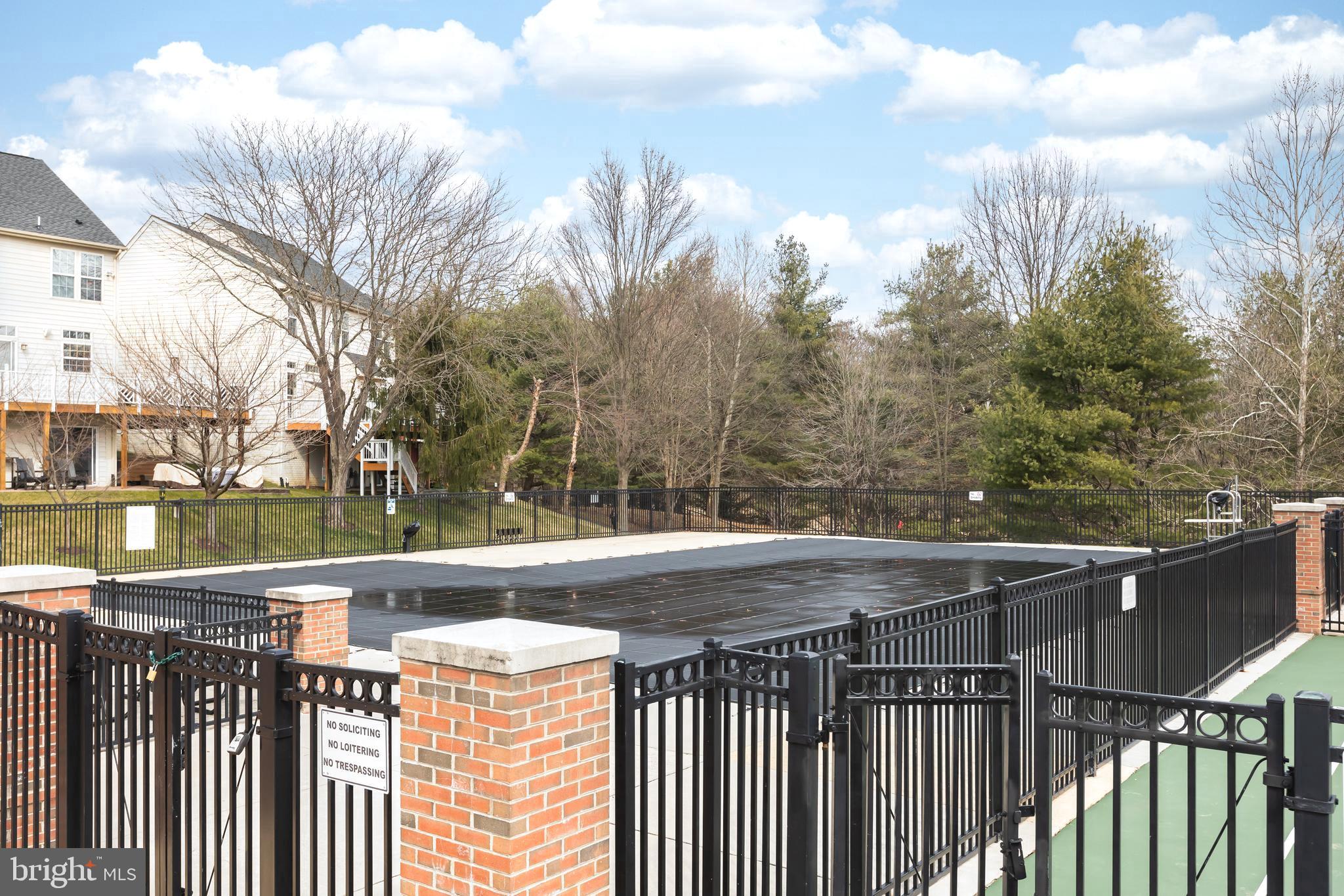 QUINCE ORCHARD PARK - Residential