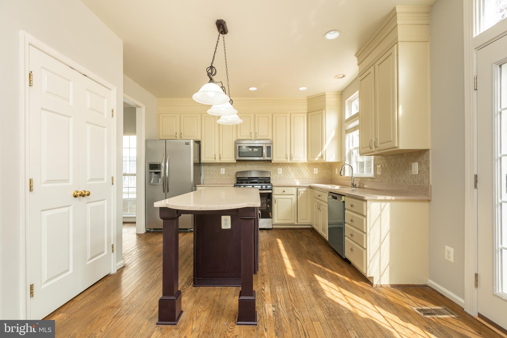 QUINCE ORCHARD PARK - Residential