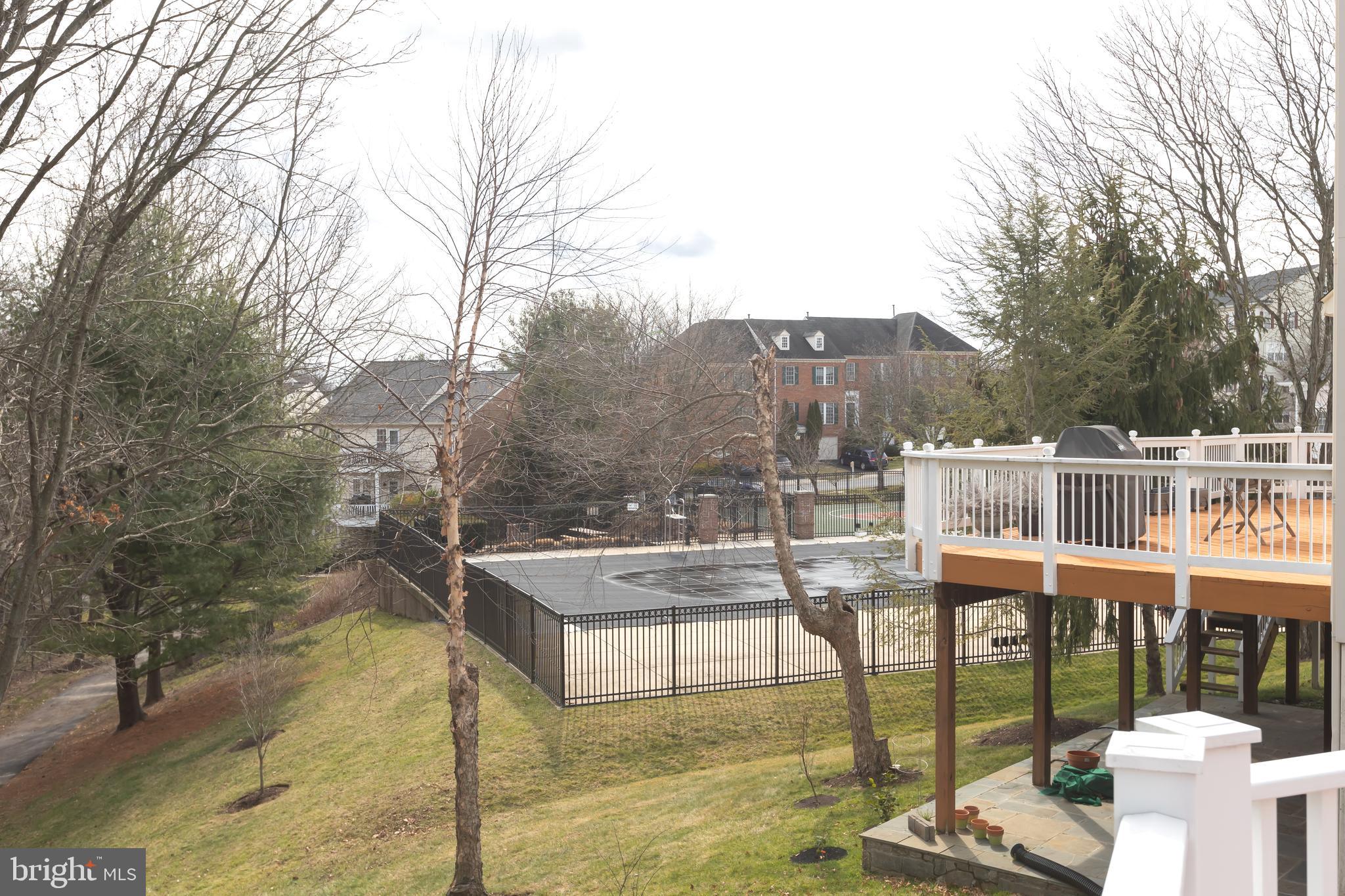 QUINCE ORCHARD PARK - Residential