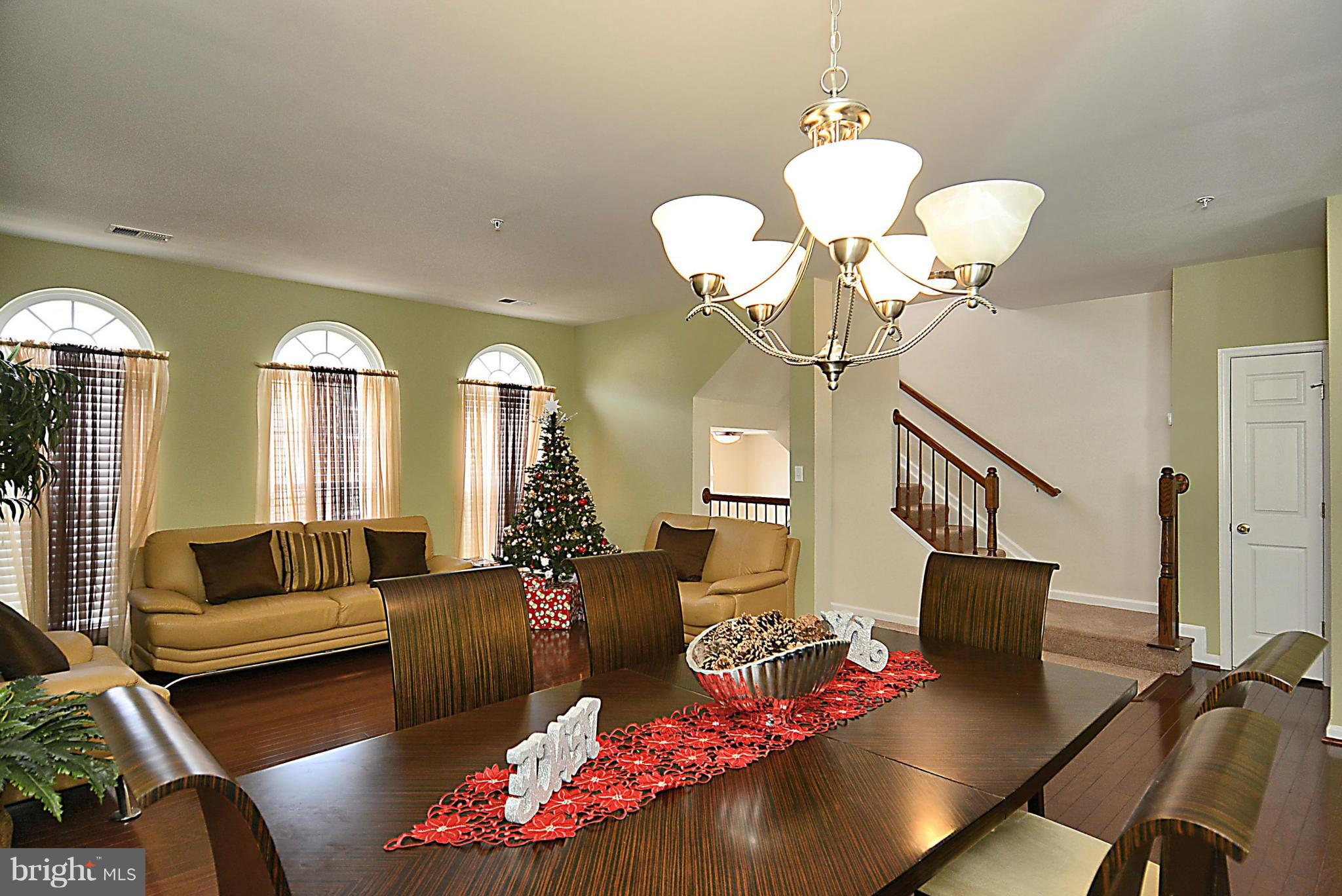 PARADISE/THE RESIDENCES - Residential Lease