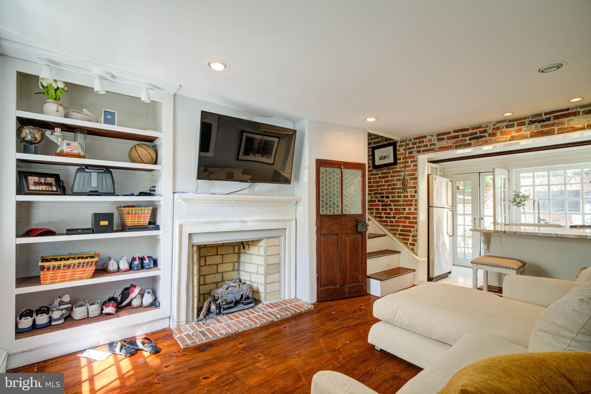 WASHINGTON SQ WEST - Residential Lease