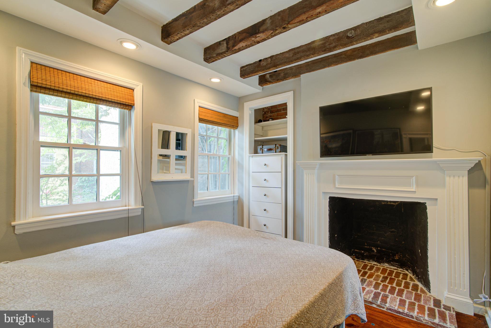 WASHINGTON SQ WEST - Residential Lease