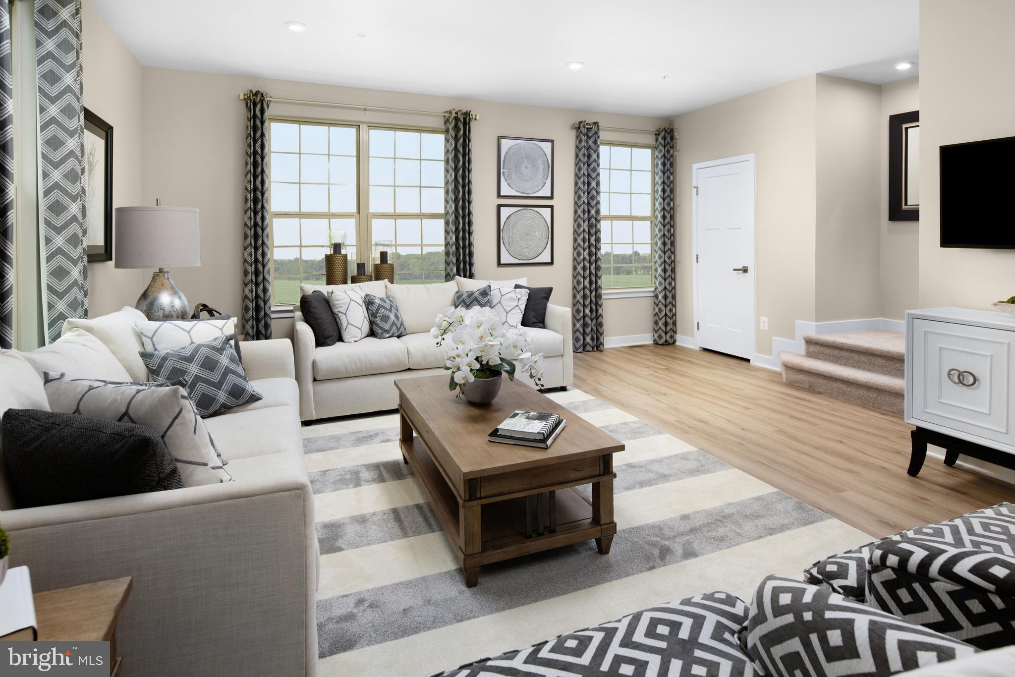 ARMSTRONG VILLAGE - Residential