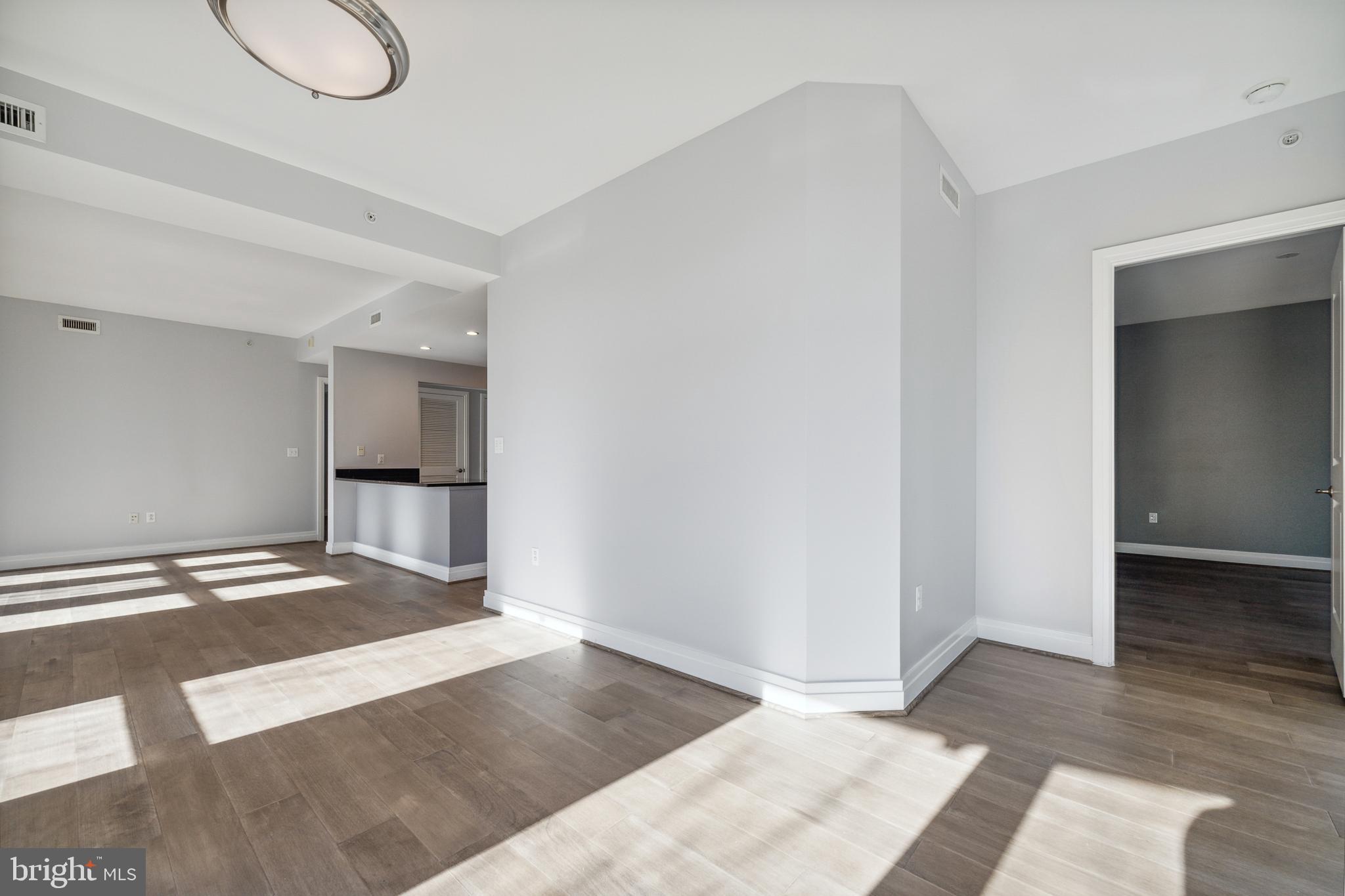 ONE PARK CREST CONDOMINIUM - Residential