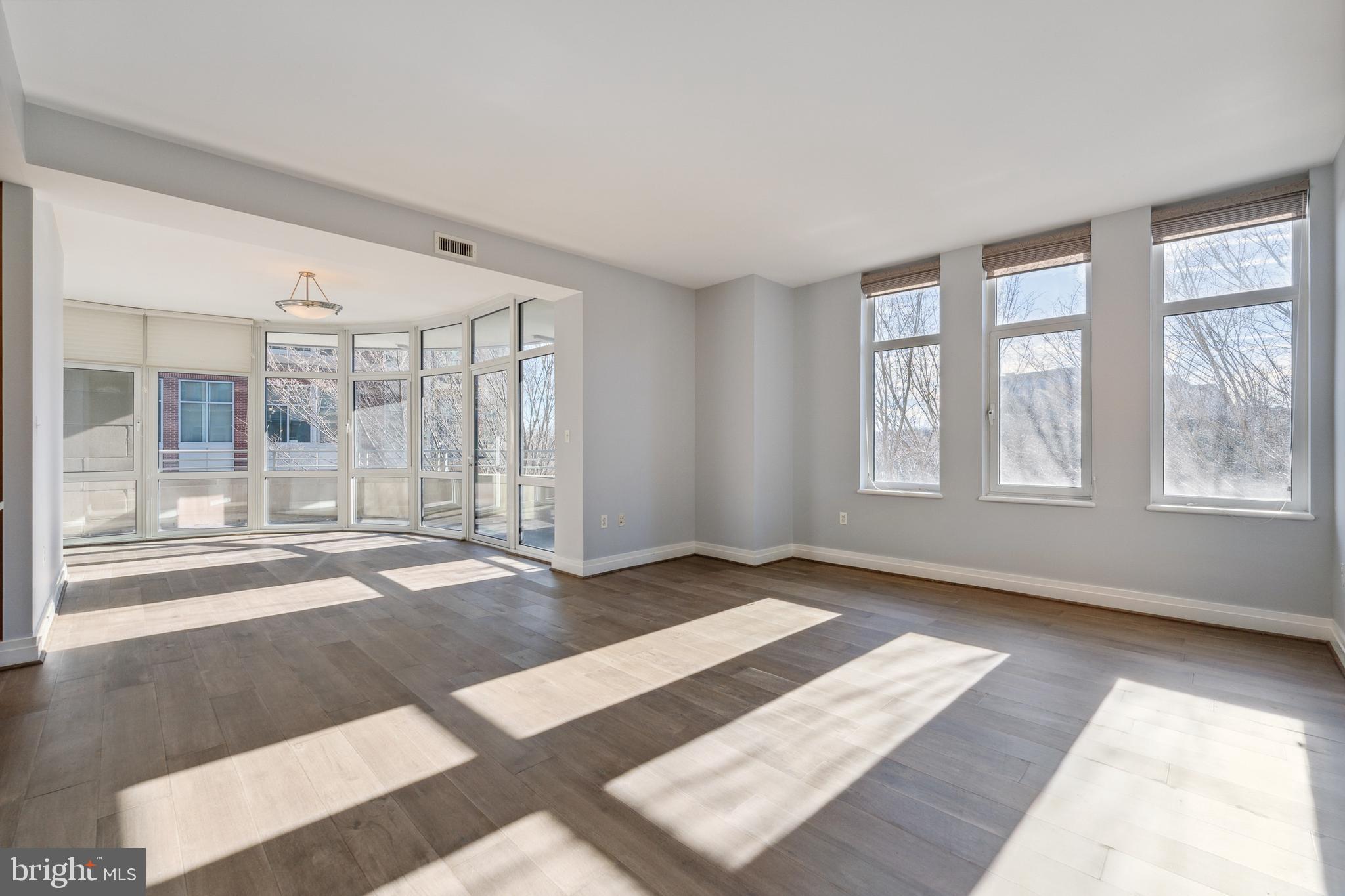 ONE PARK CREST CONDOMINIUM - Residential