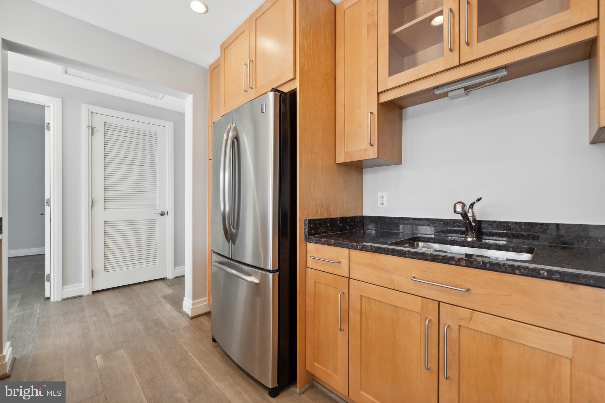 ONE PARK CREST CONDOMINIUM - Residential