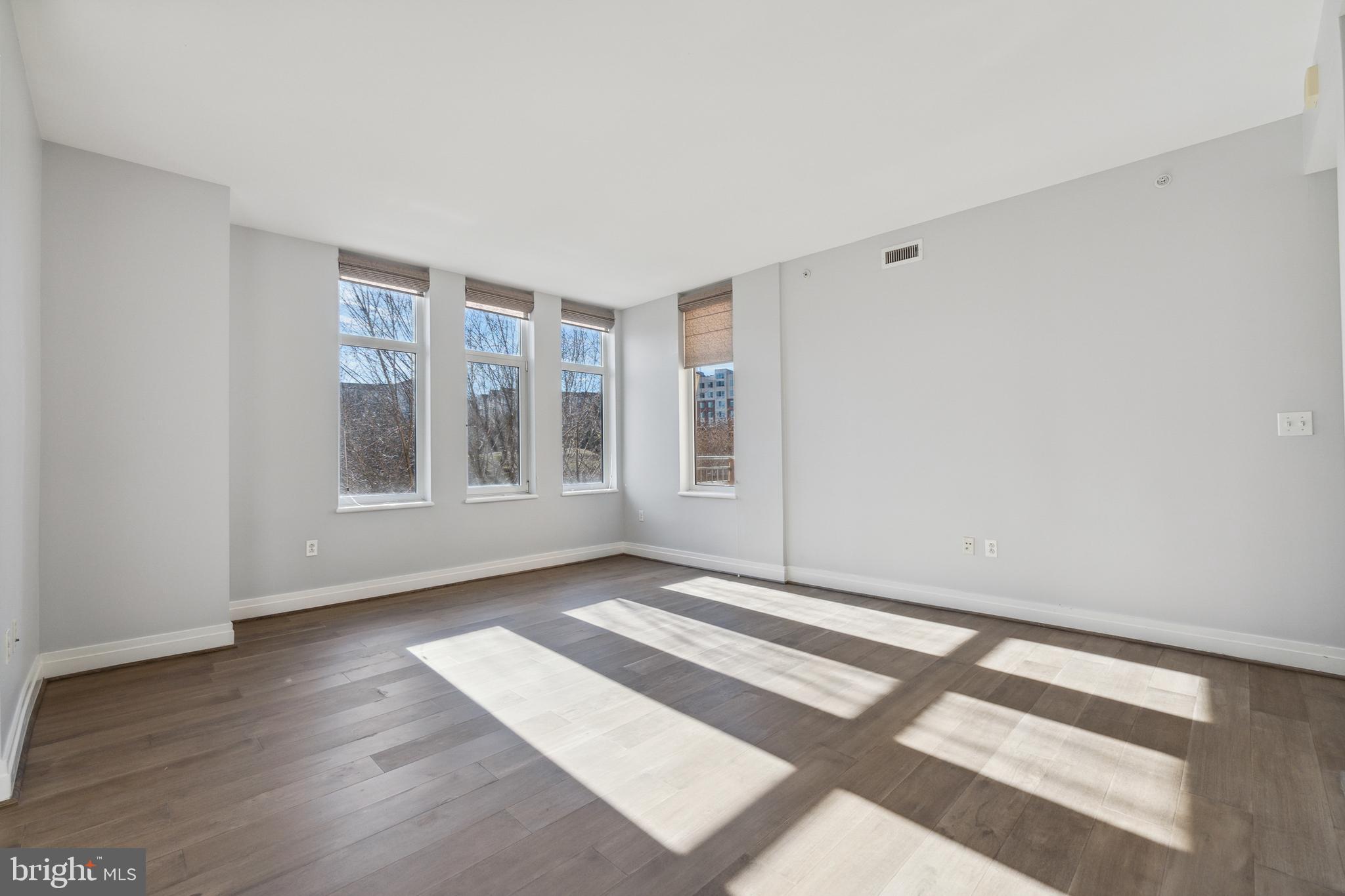 ONE PARK CREST CONDOMINIUM - Residential