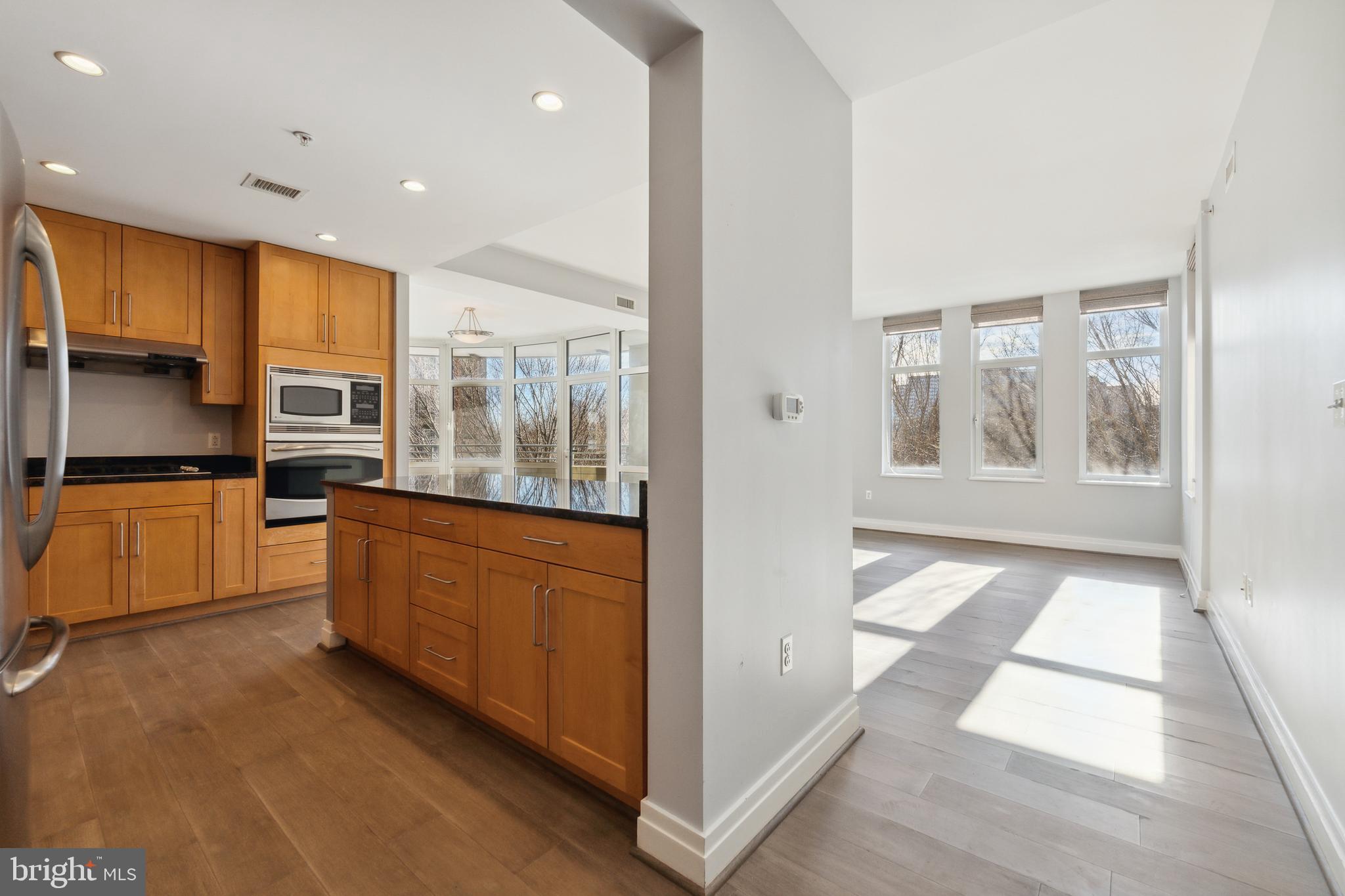 ONE PARK CREST CONDOMINIUM - Residential