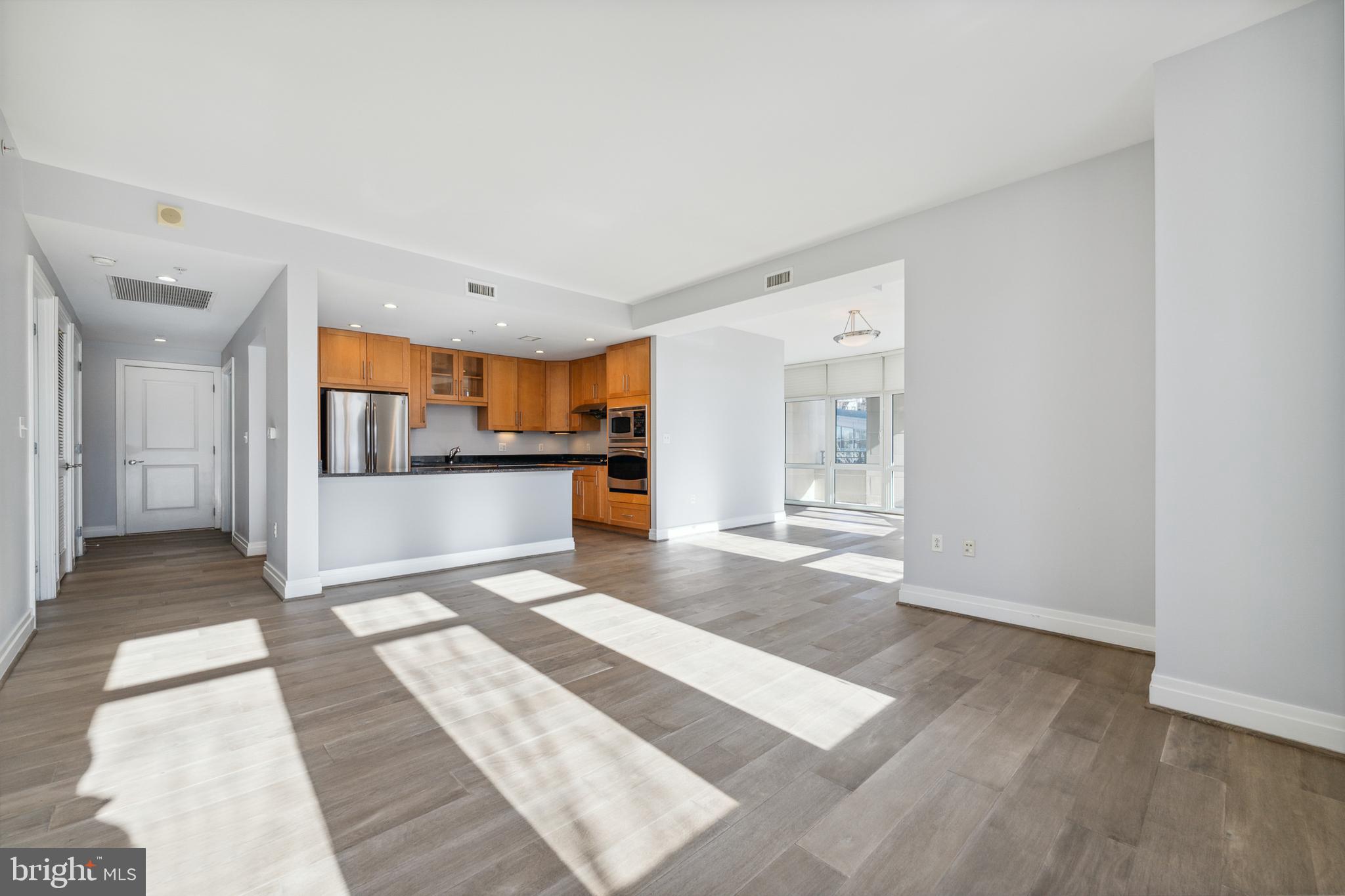 ONE PARK CREST CONDOMINIUM - Residential