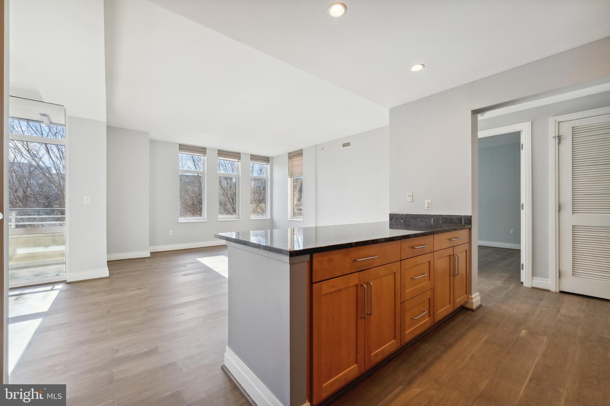 ONE PARK CREST CONDOMINIUM - Residential