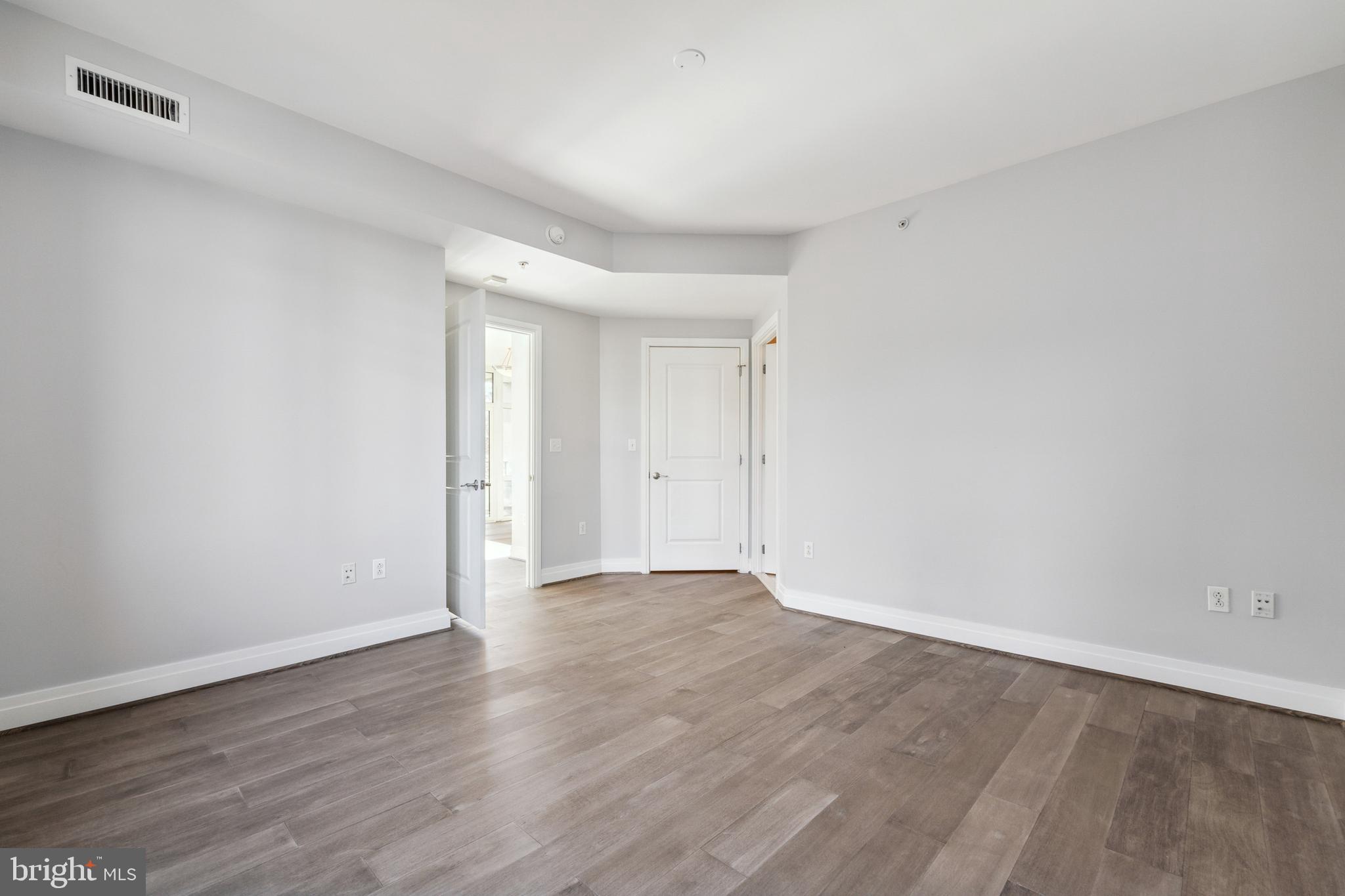 ONE PARK CREST CONDOMINIUM - Residential