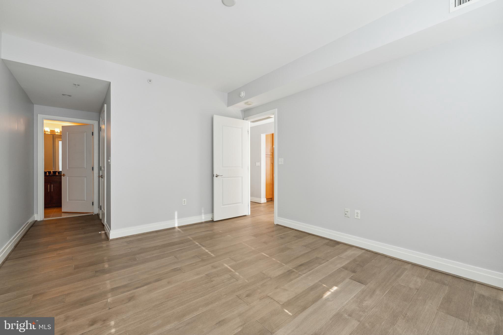 ONE PARK CREST CONDOMINIUM - Residential