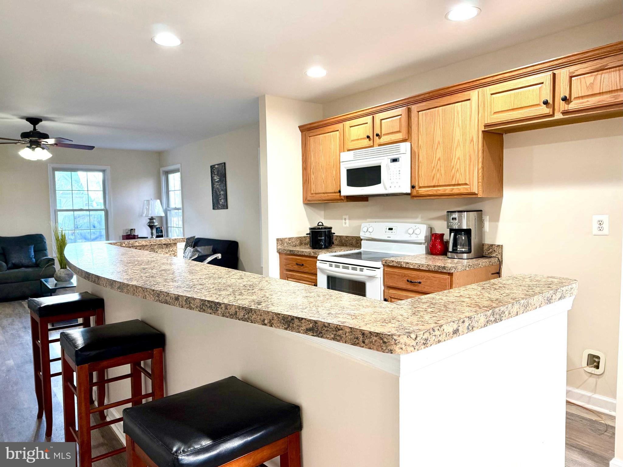 LAKESHORES - Residential